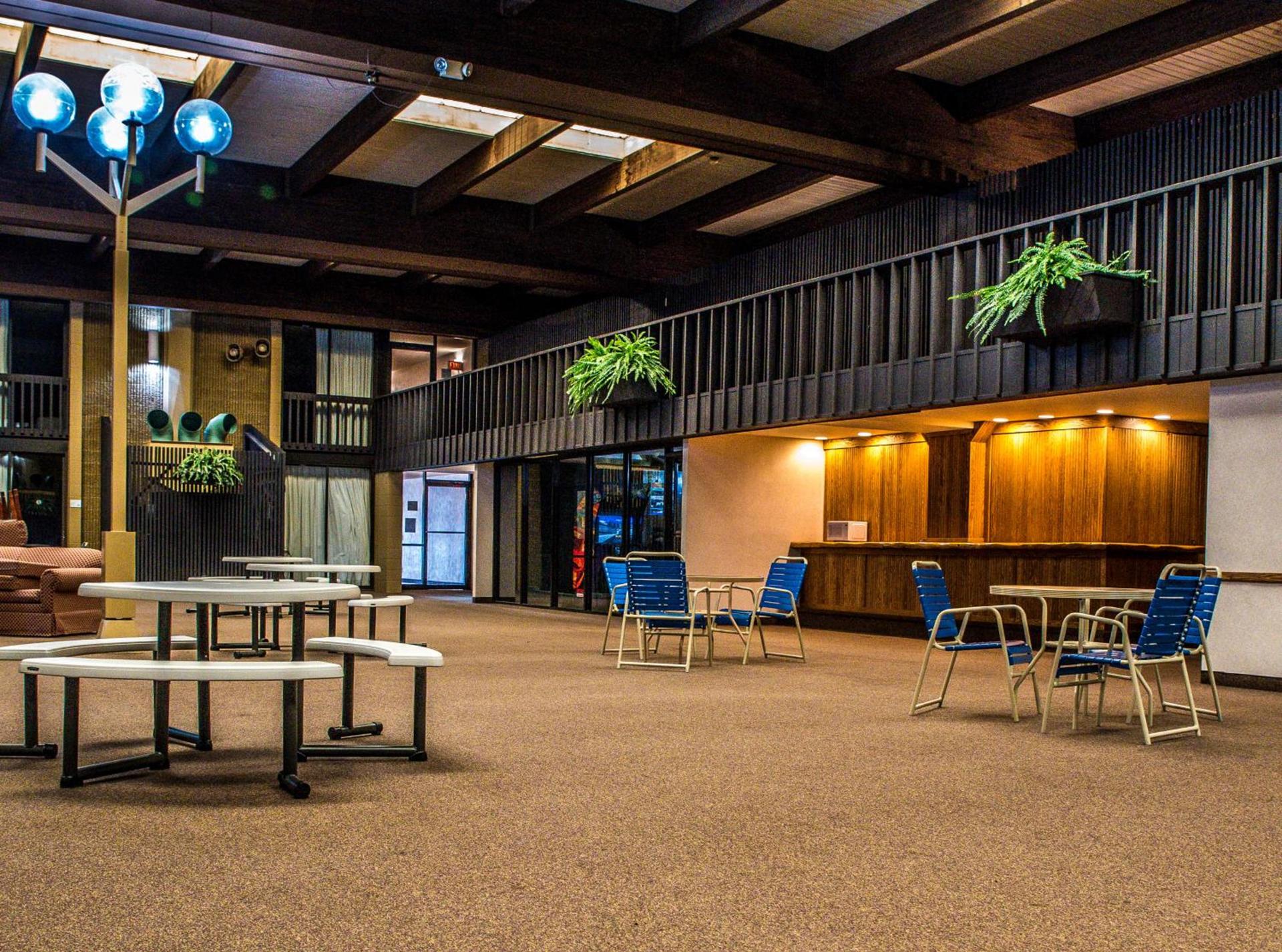Ramada by Wyndham Alpena photo 53