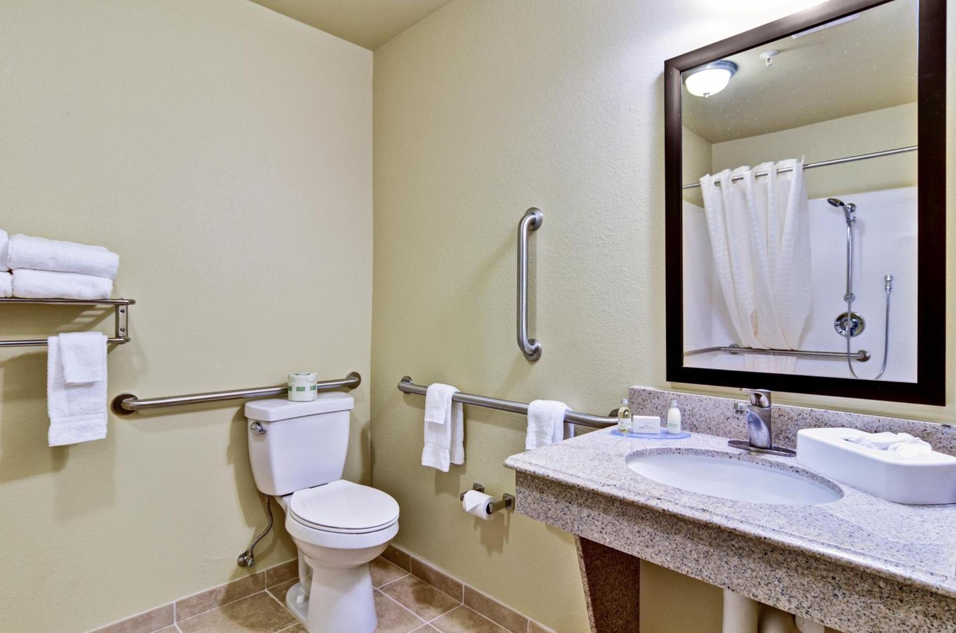 Cobblestone Inn & Suites - Linton photo 5