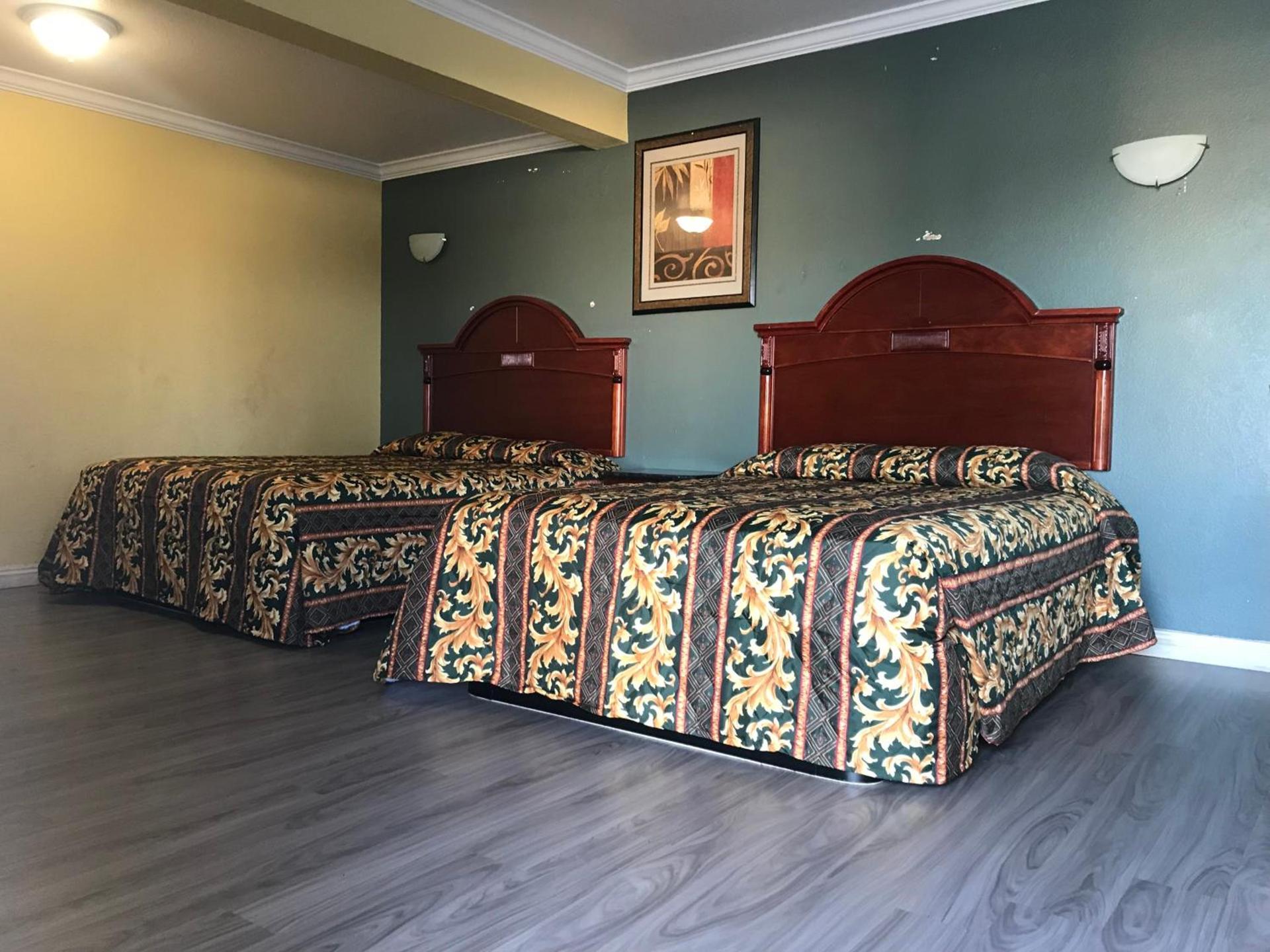Colony Inn Motel photo 4