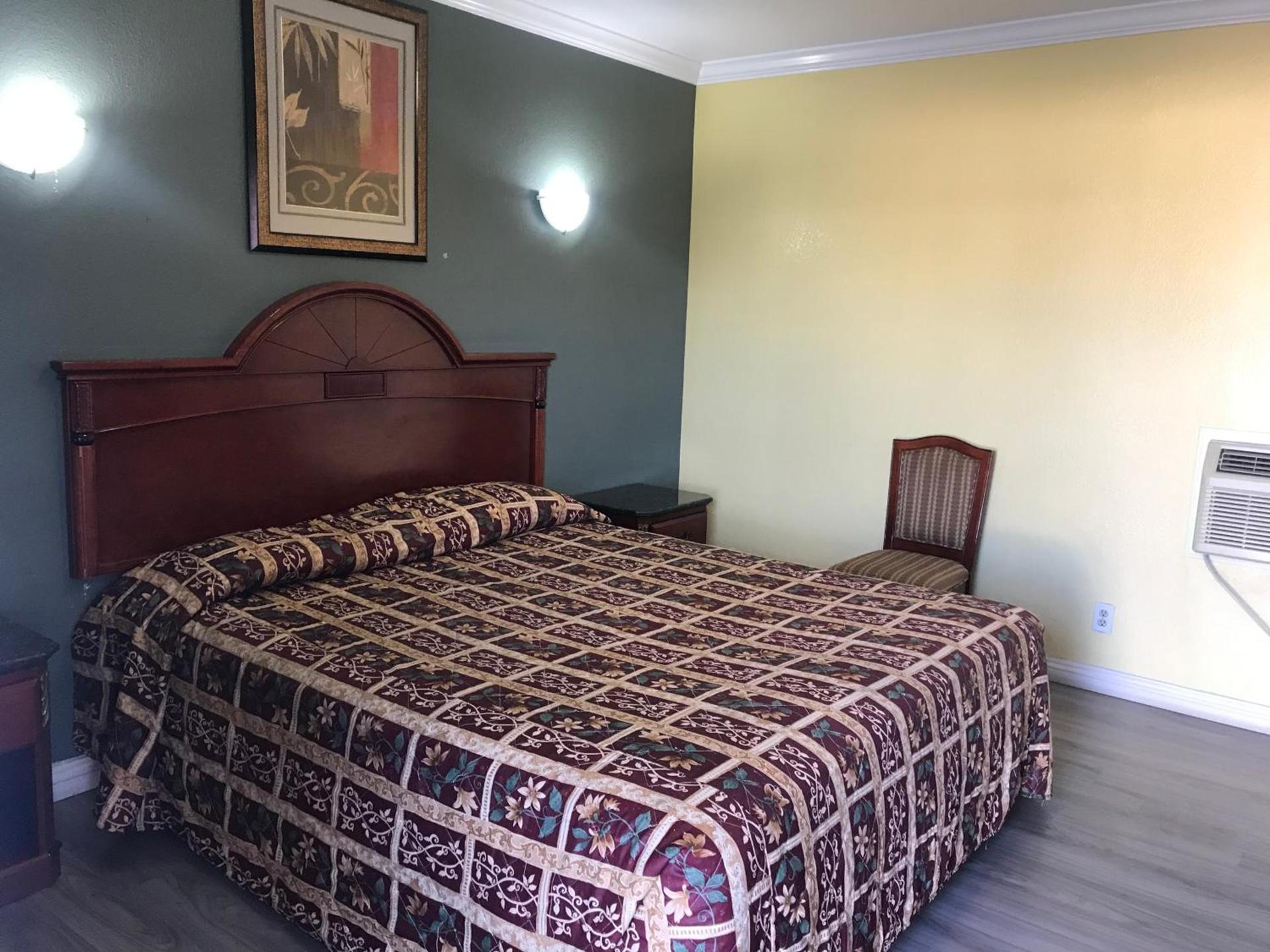 Colony Inn Motel photo 8