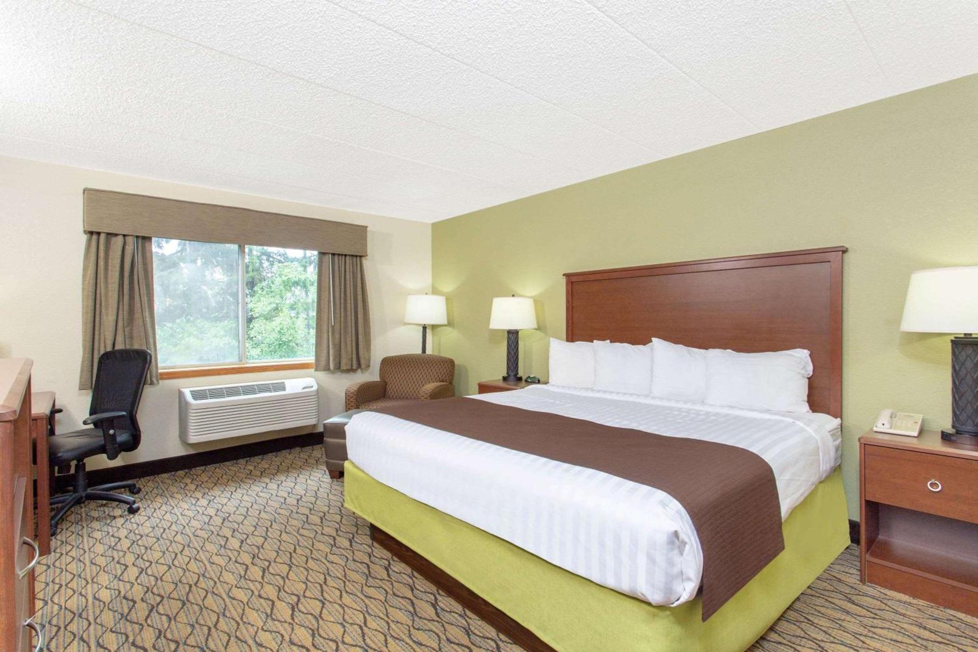 AmericInn by Wyndham Sheboygan photo 18