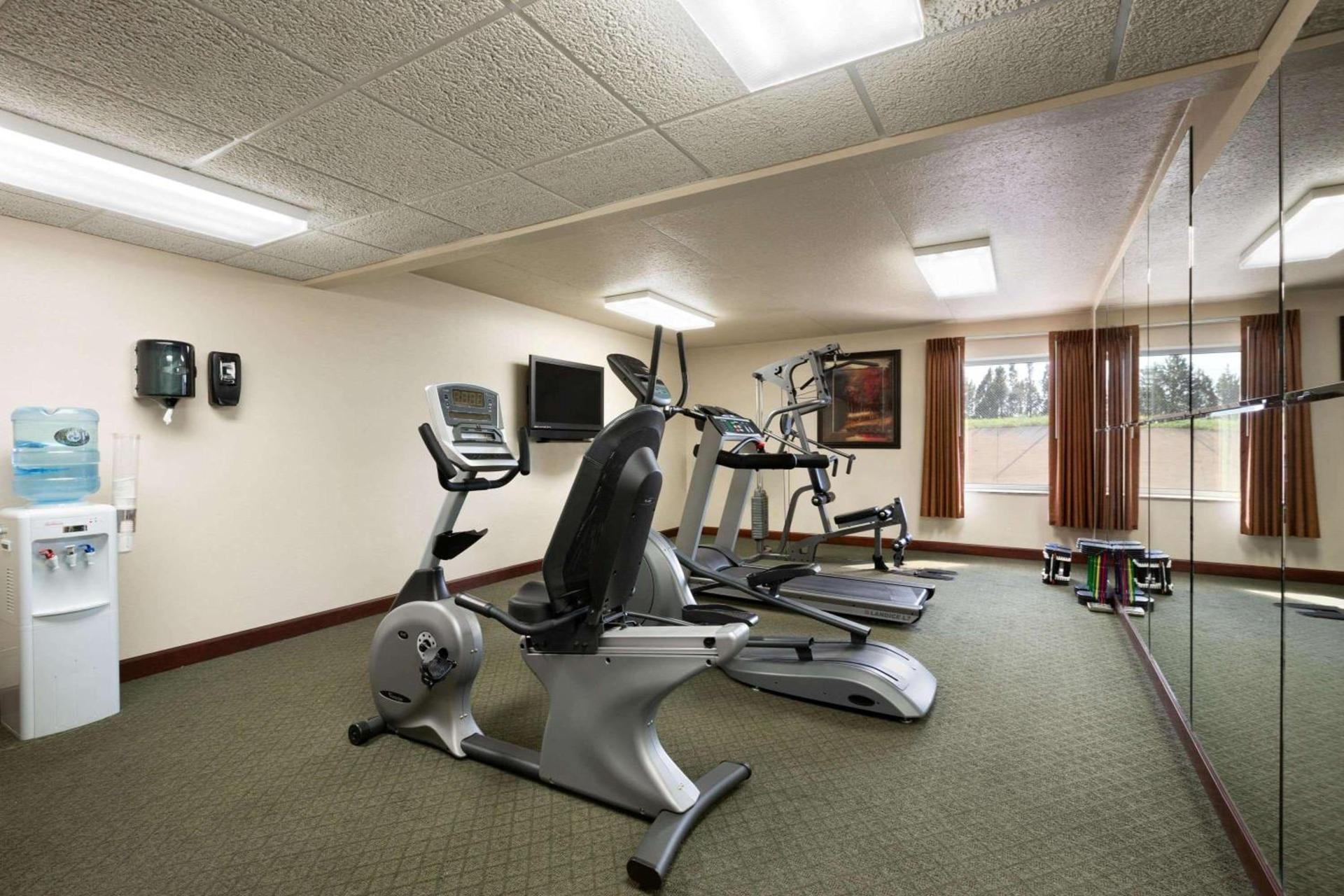 Baymont by Wyndham Mandan Bismarck Area photo 4