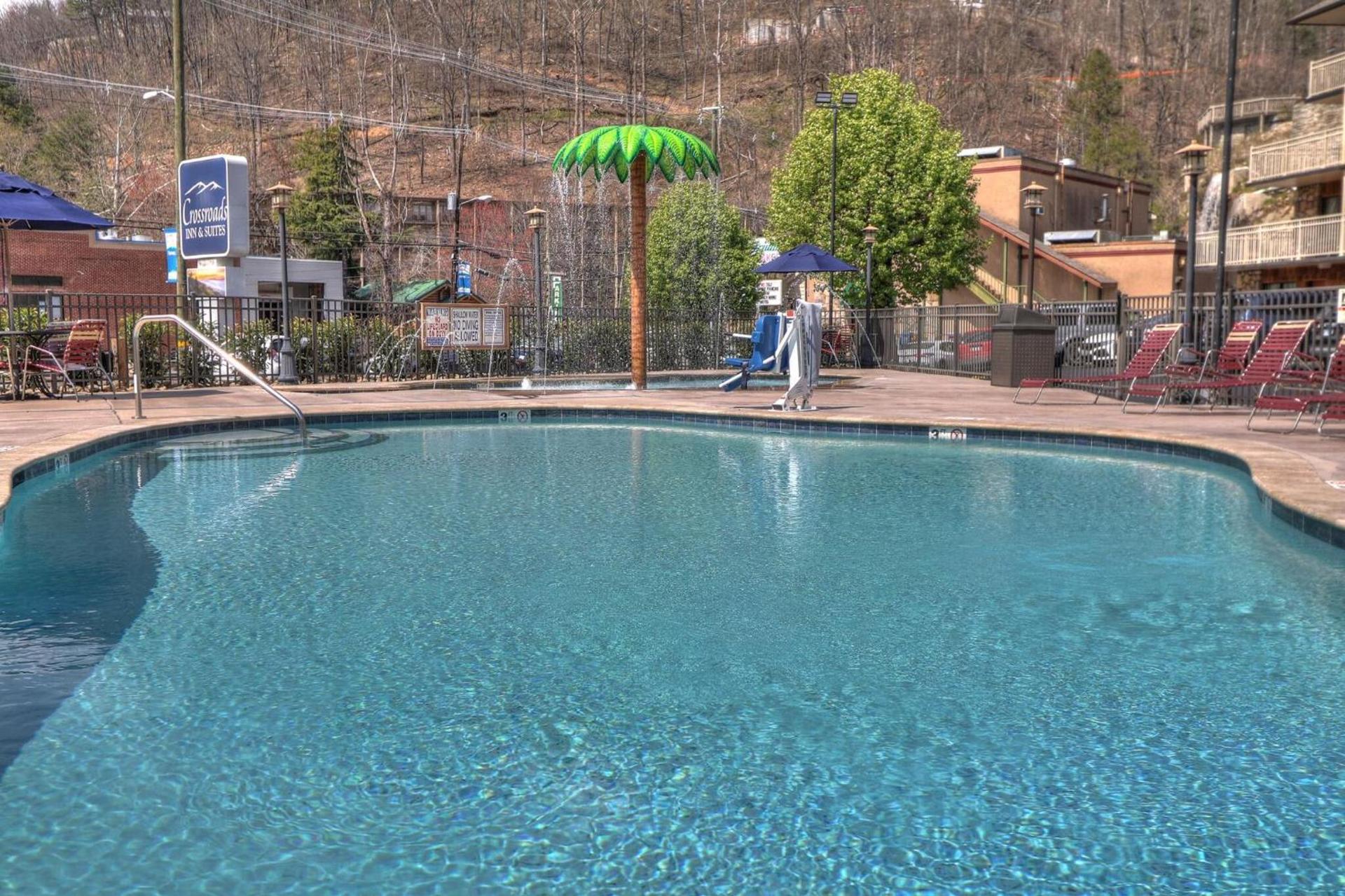 Crossroads Inn & Suites photo 36
