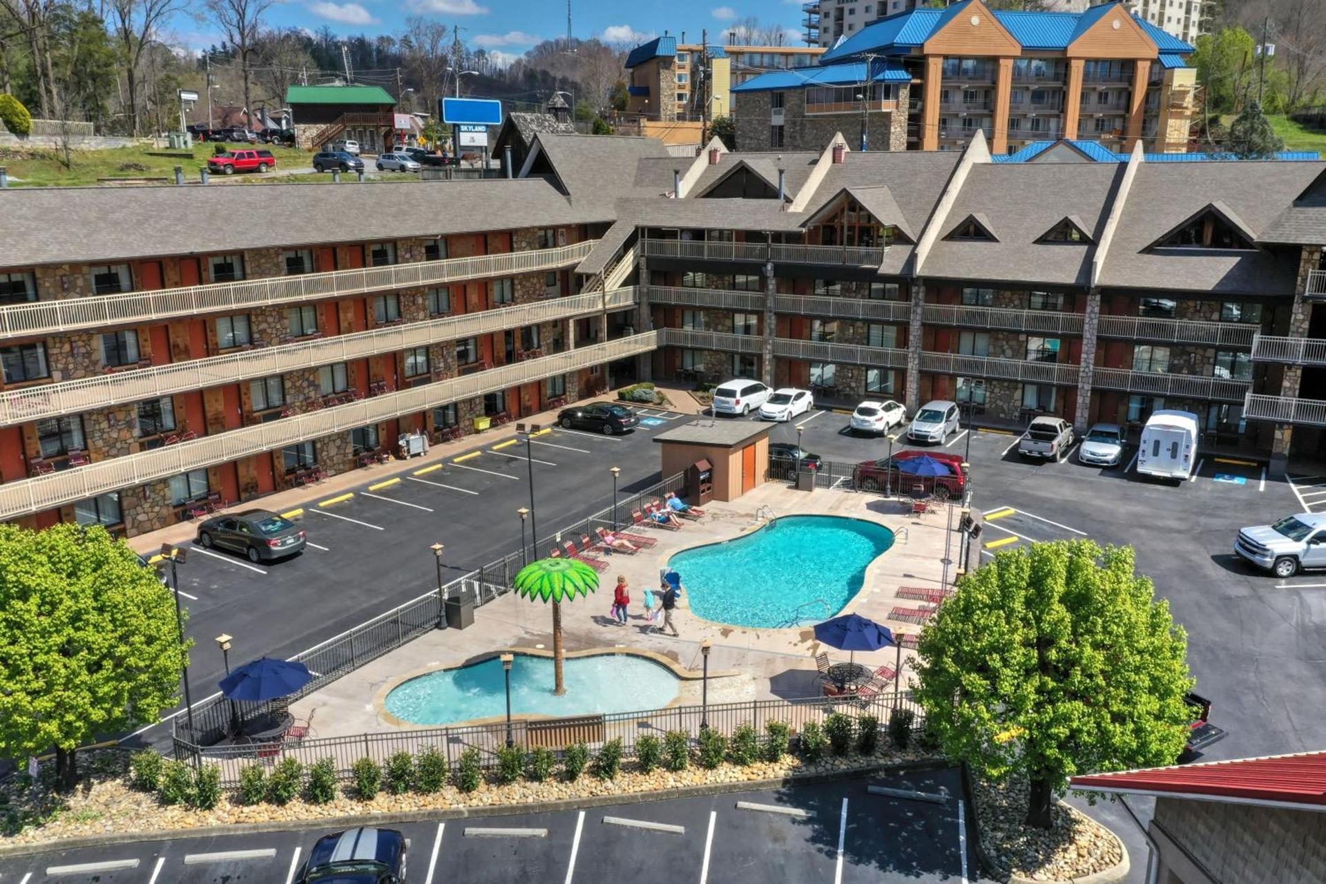 Crossroads Inn & Suites photo 25