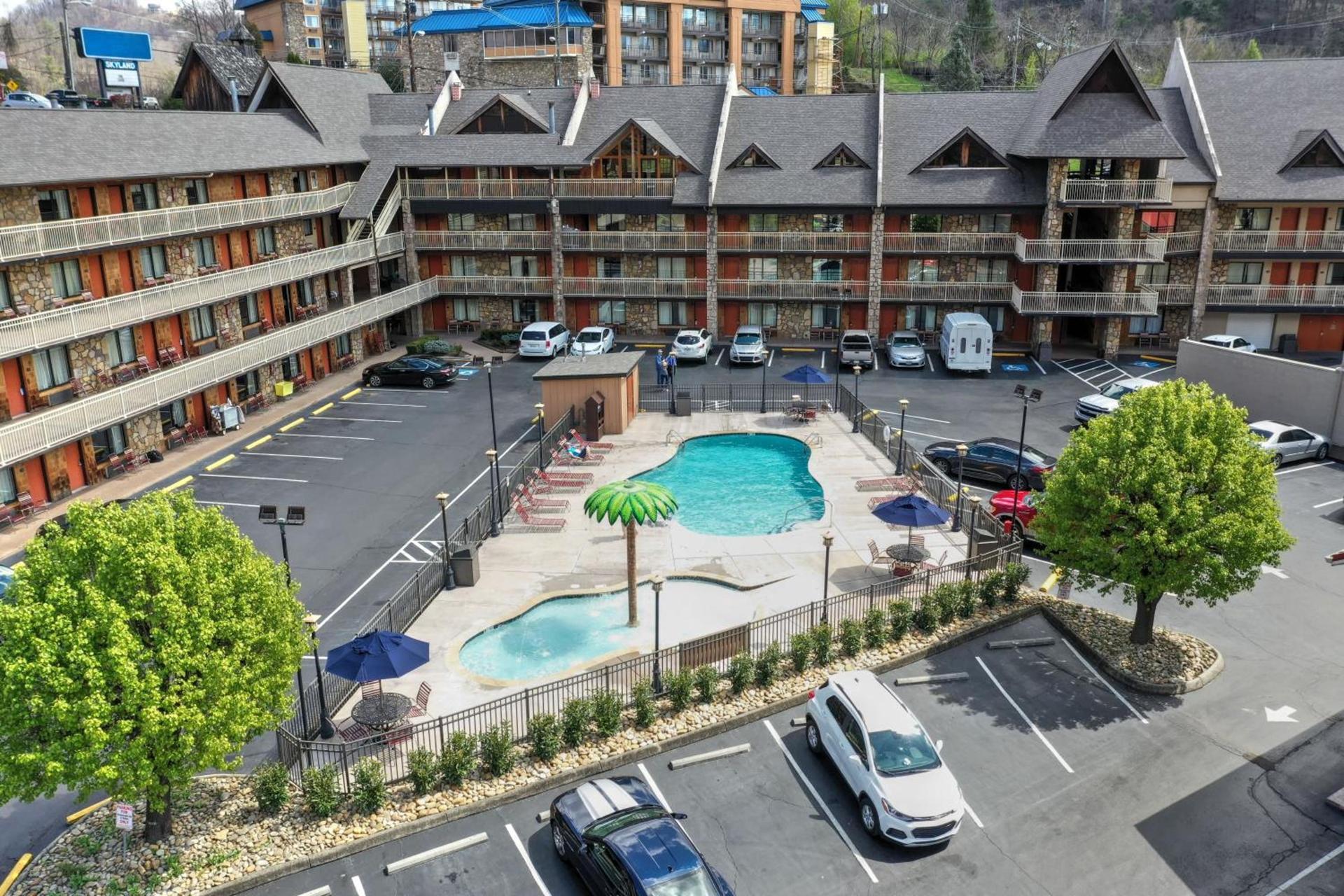Crossroads Inn & Suites photo 18