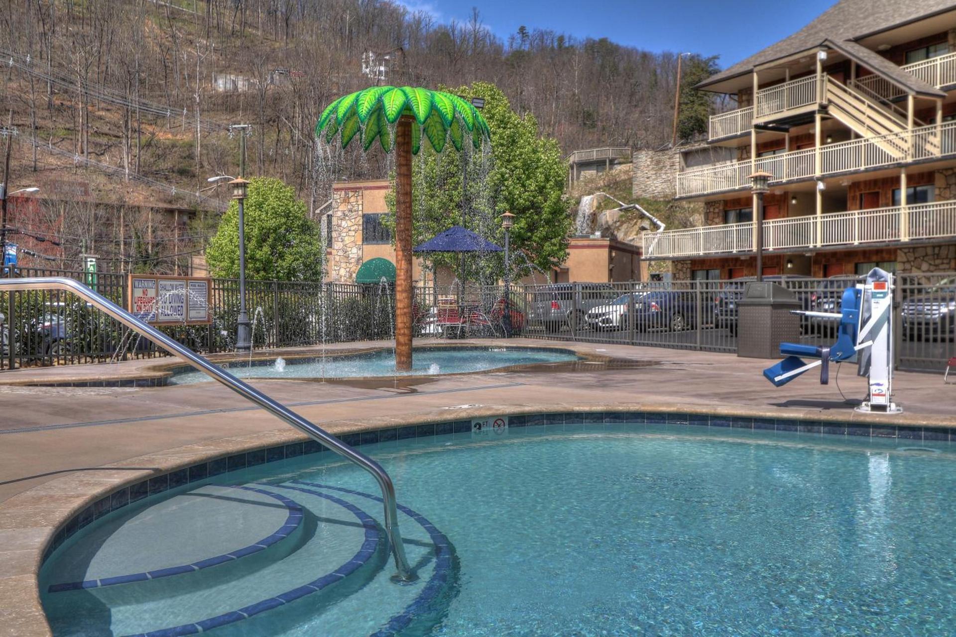 Crossroads Inn & Suites photo 12