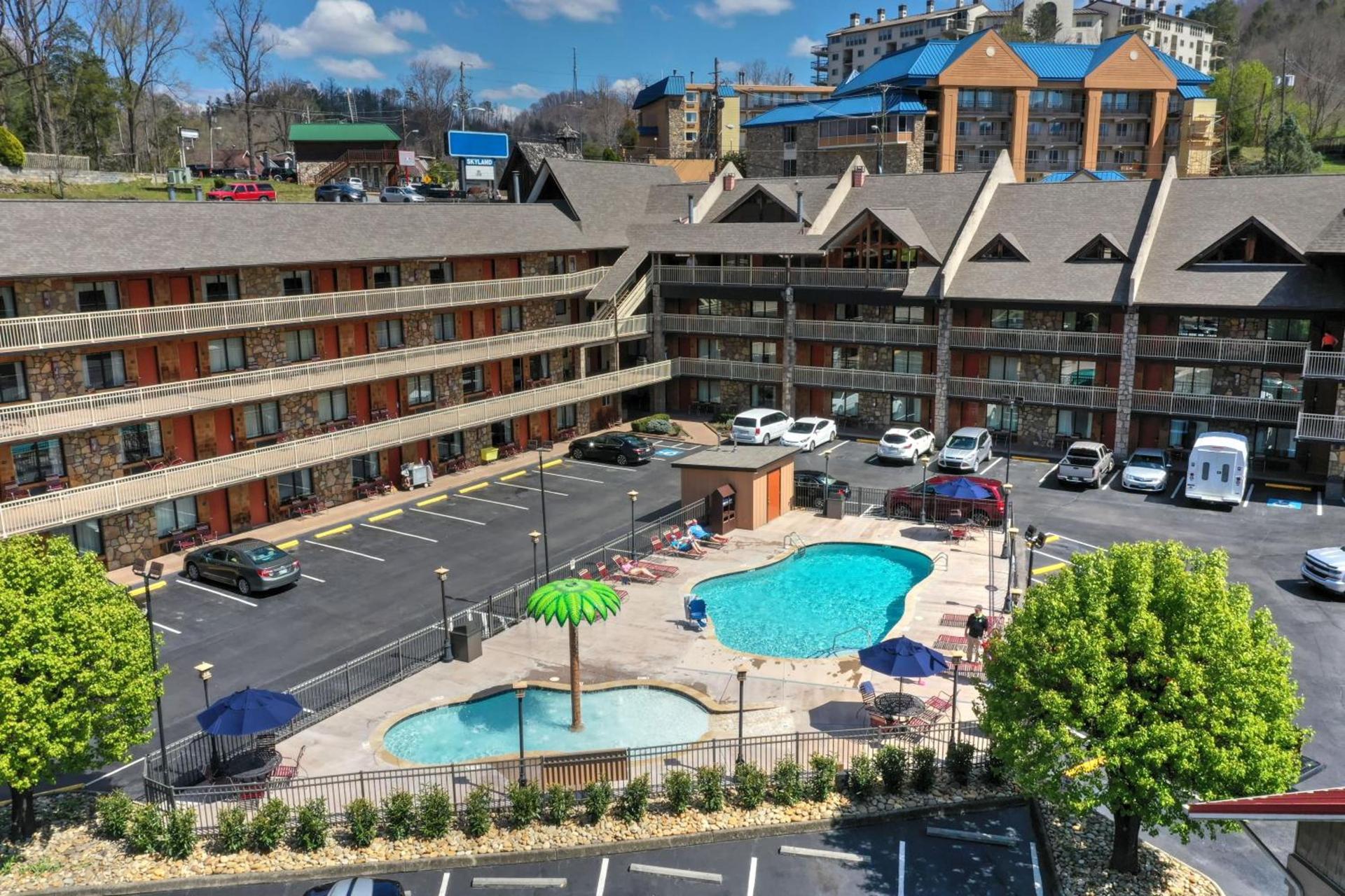 Crossroads Inn & Suites photo 5