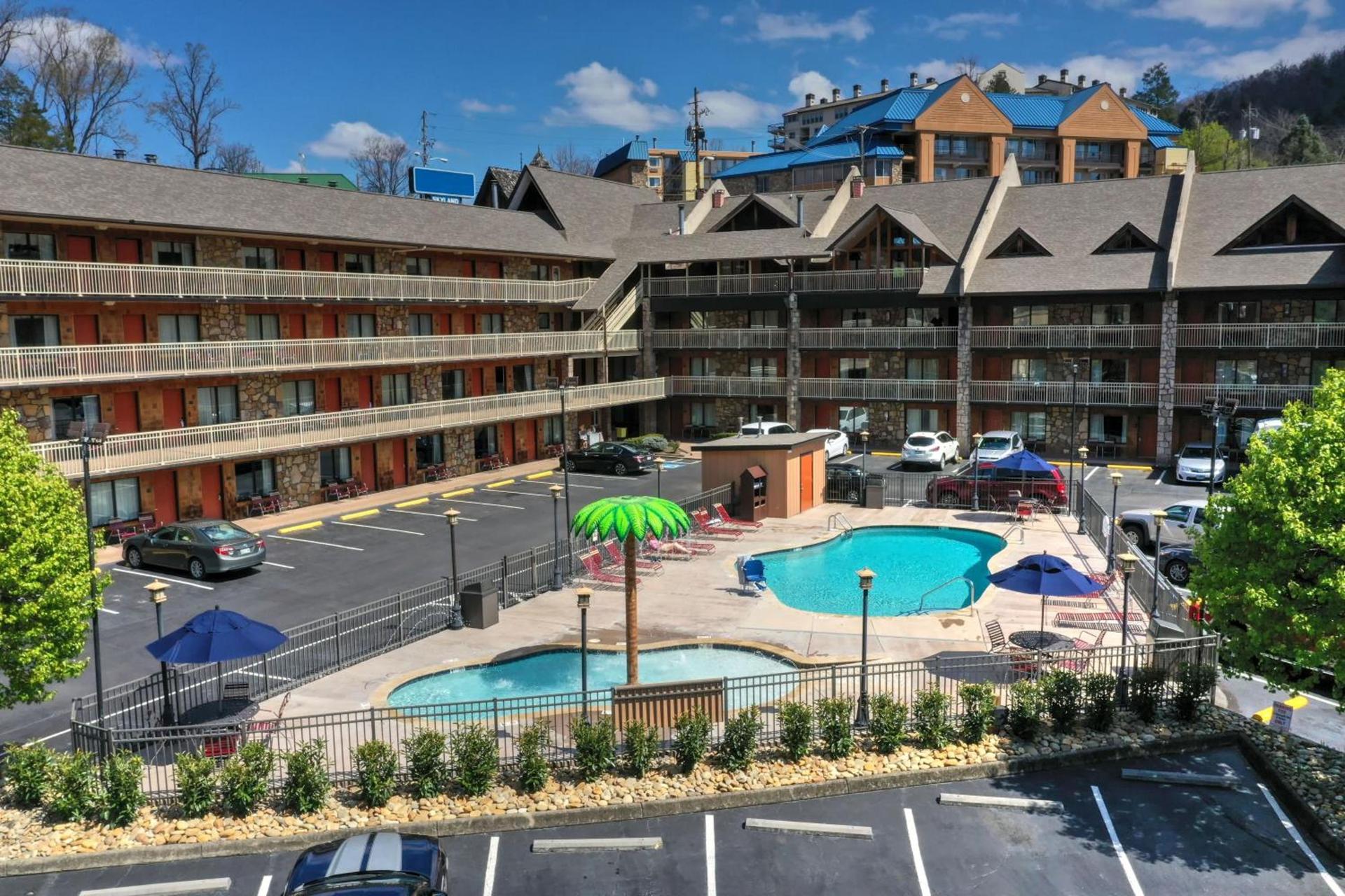 Crossroads Inn & Suites photo 4