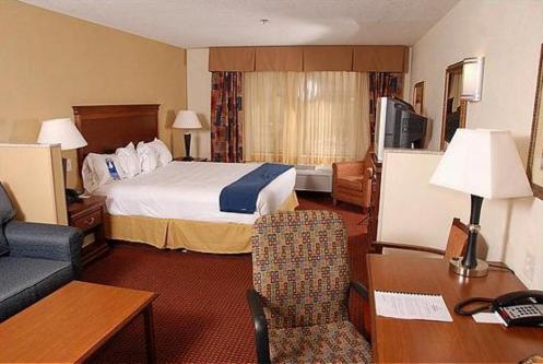 Holiday Inn Express Hotel & Suites Tooele by IHG photo 2