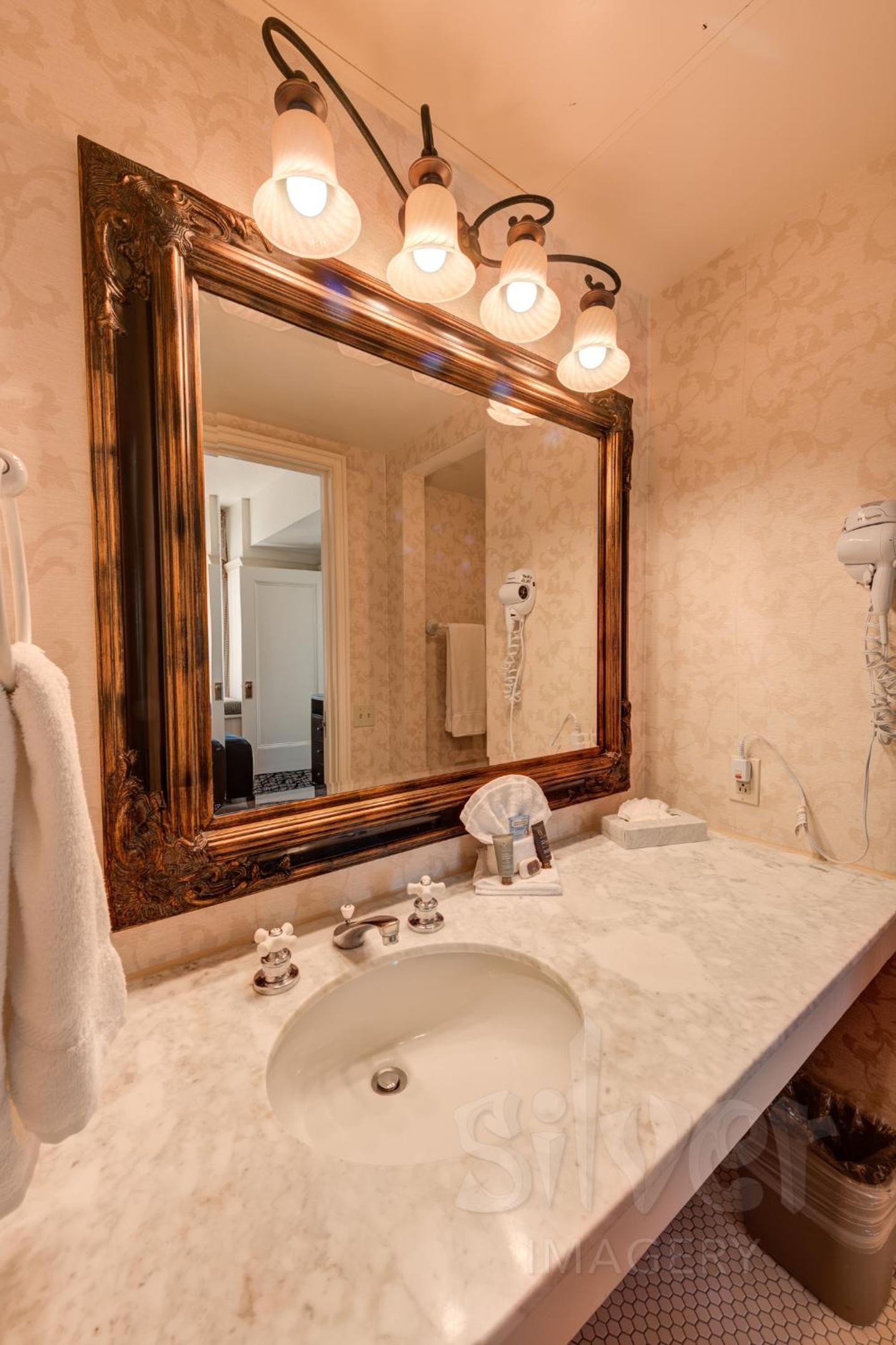 Gaslamp Plaza Suites photo 23