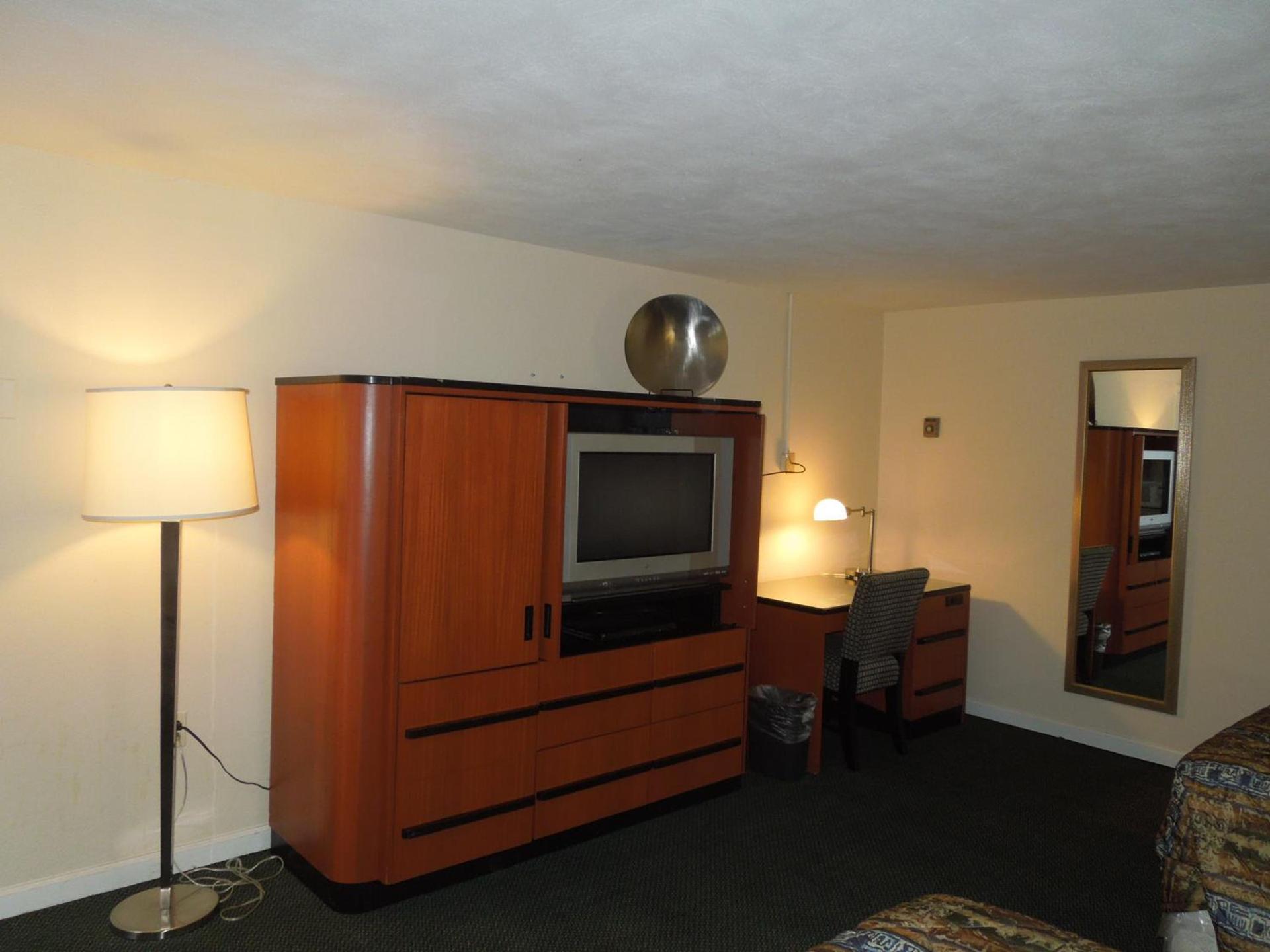 Sentinel Motel photo 24
