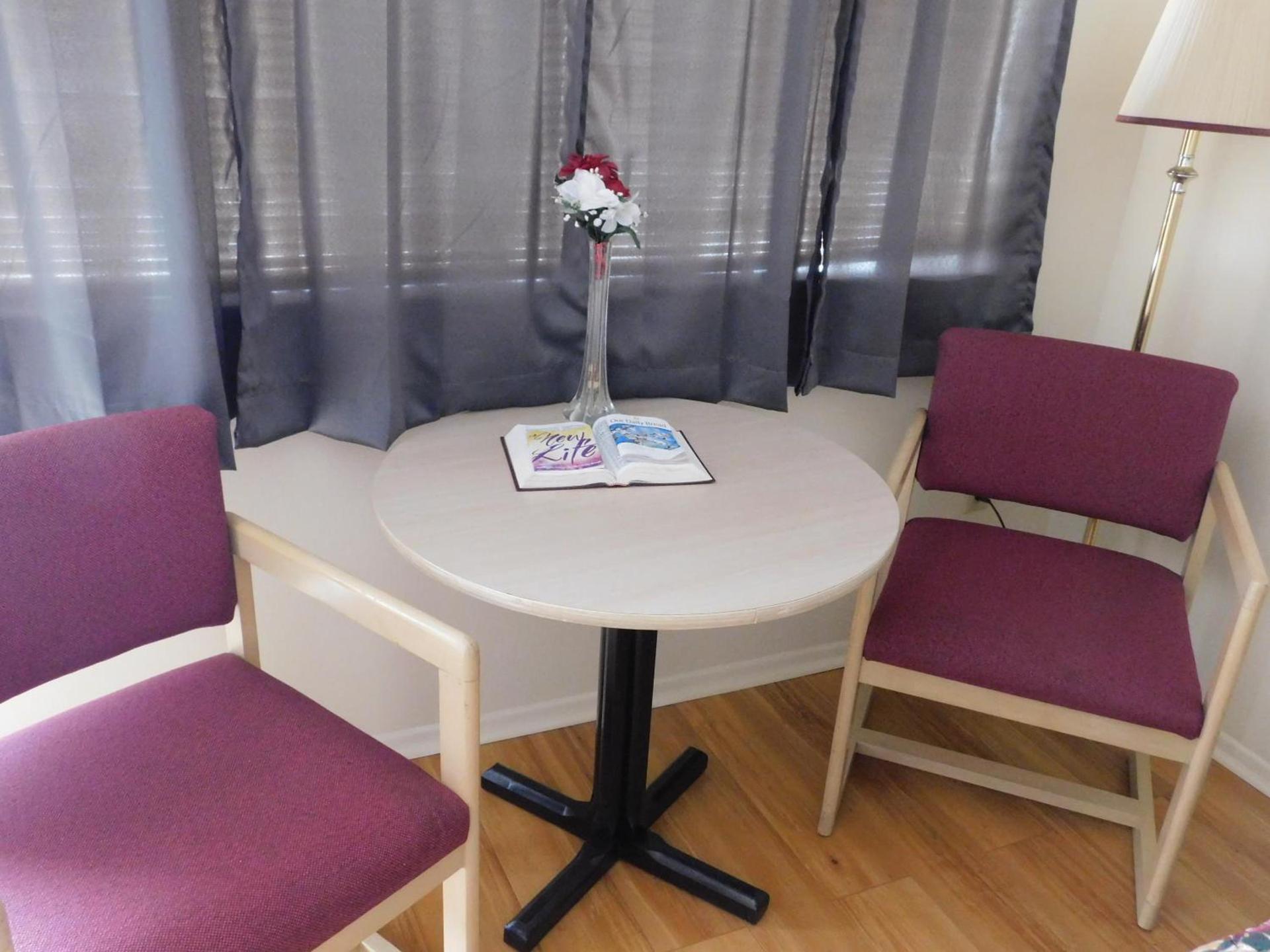 Royal Host Motel photo 17