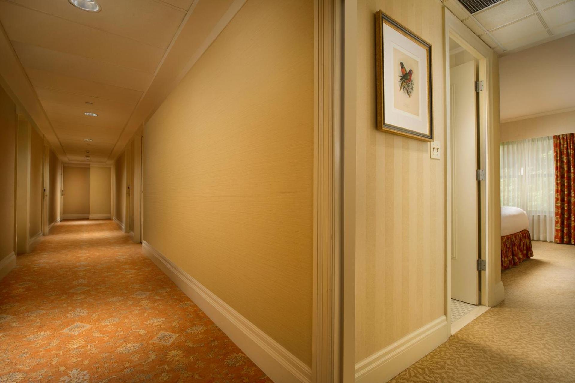 Mayflower Park Hotel photo 11