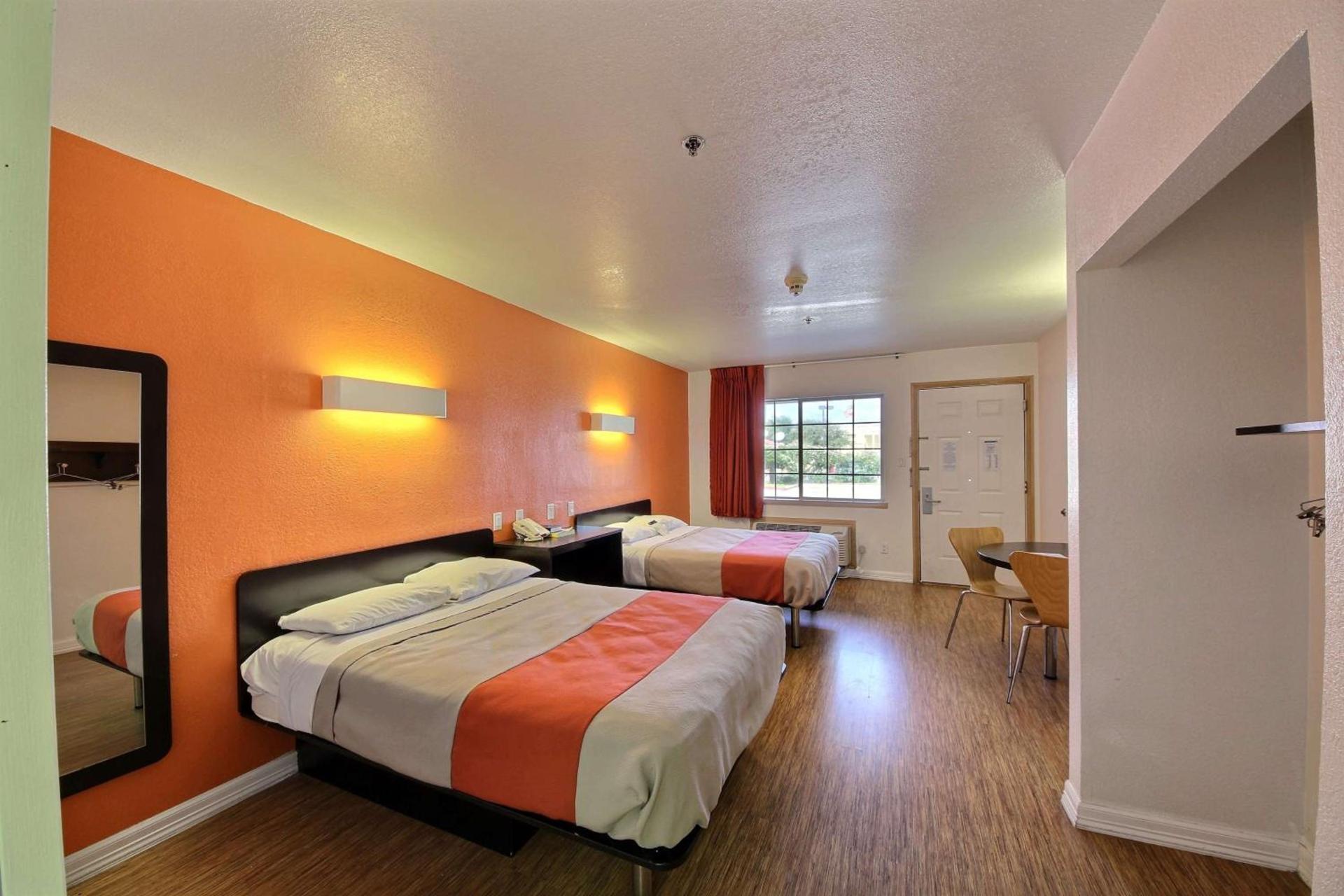Motel 6-Edinburg, TX photo 15