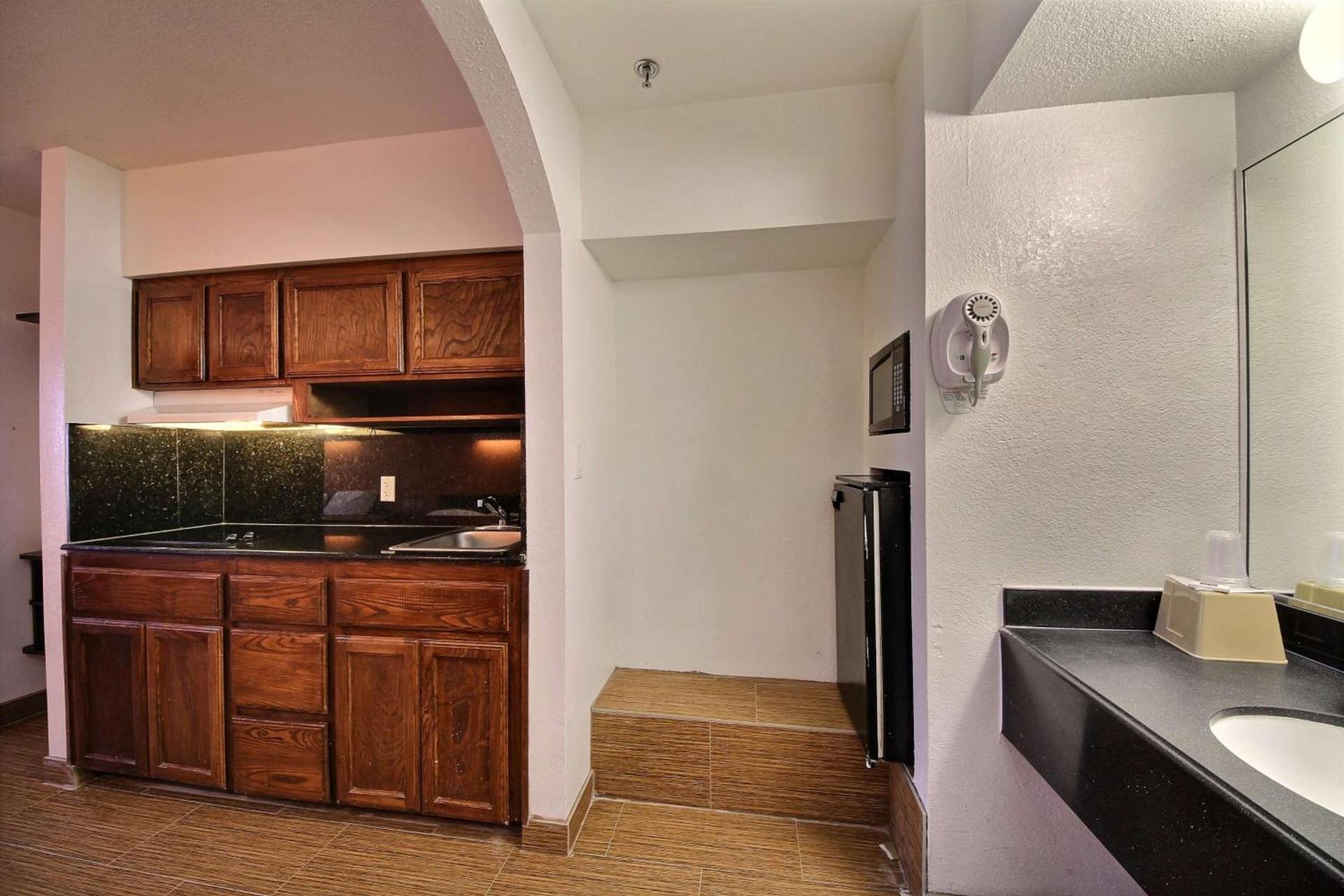 Motel 6-Edinburg, TX photo 22