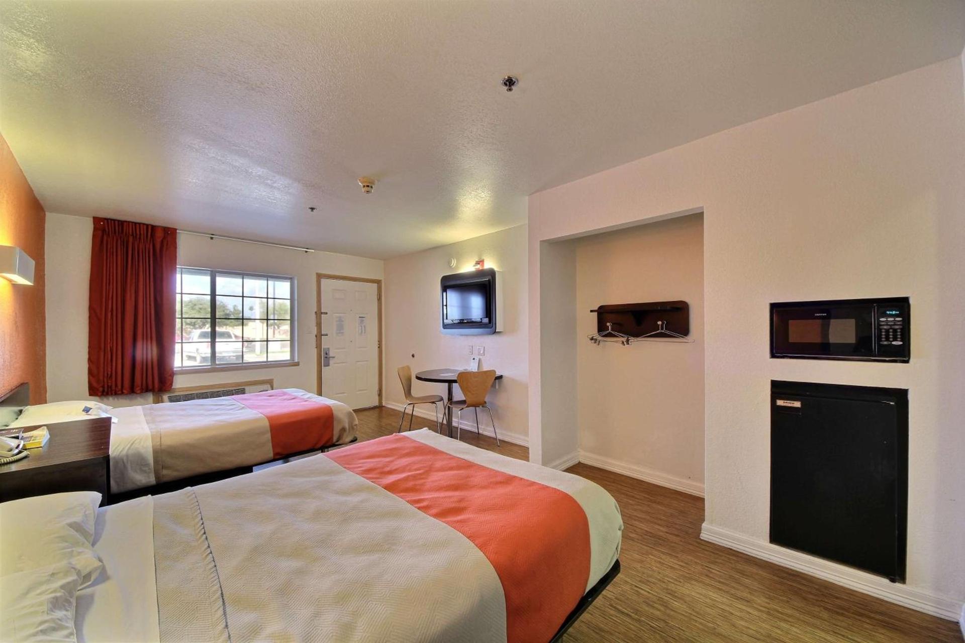 Motel 6-Edinburg, TX photo 14