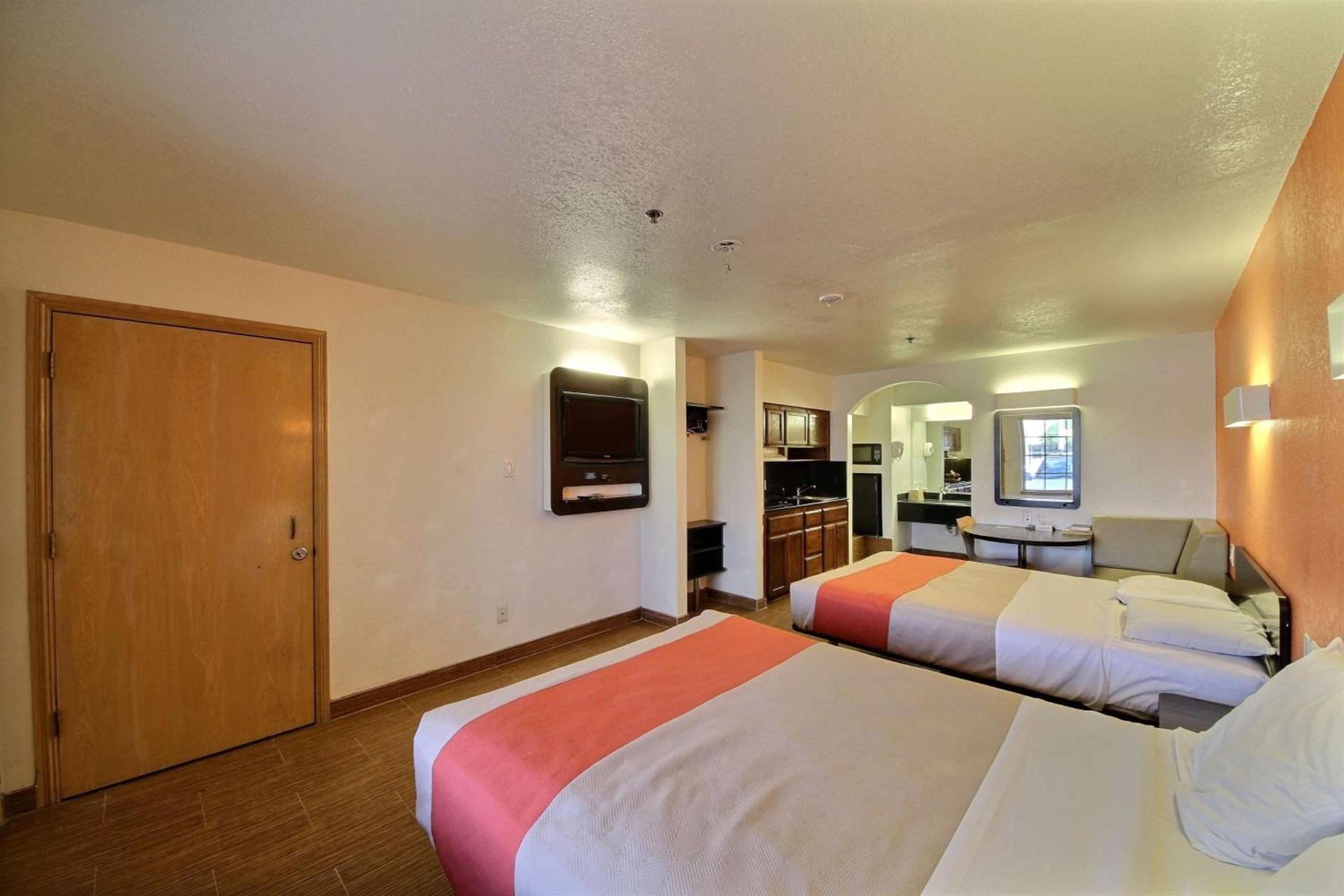 Motel 6-Edinburg, TX photo 20