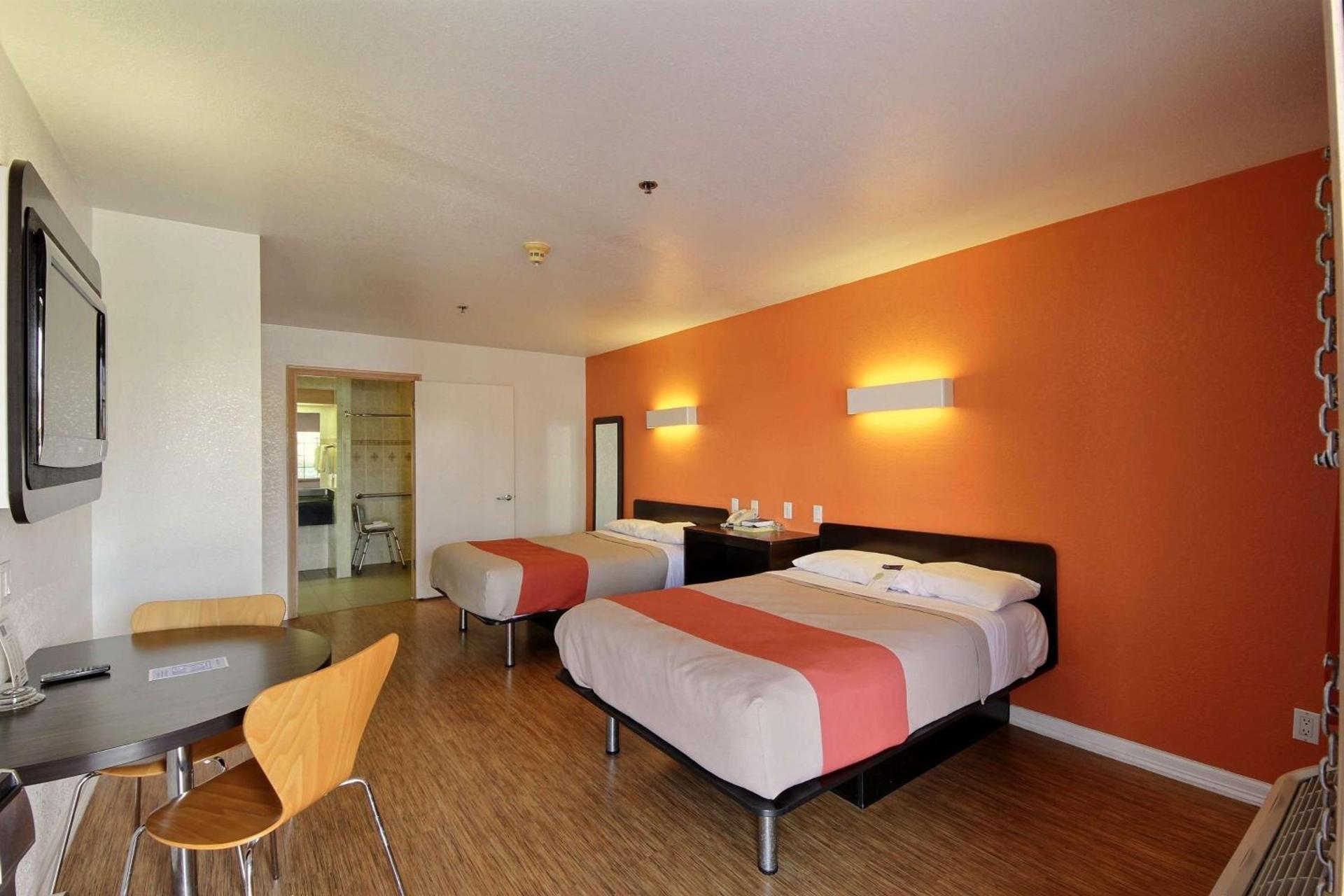 Motel 6-Edinburg, TX photo 12