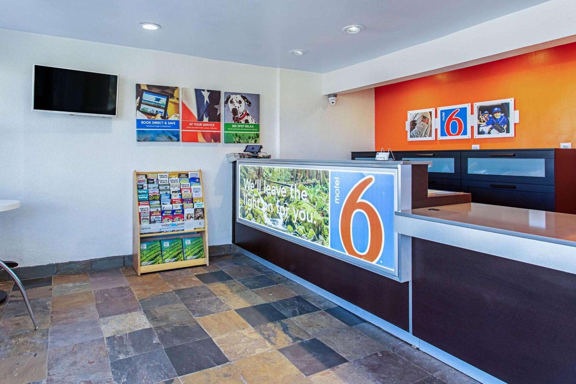 Motel 6 Pendleton, OR - West photo 28