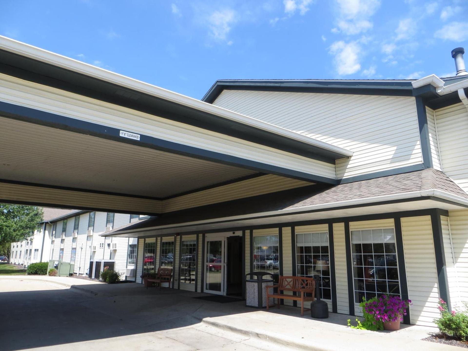 Ramada by Wyndham Springfield North photo 62
