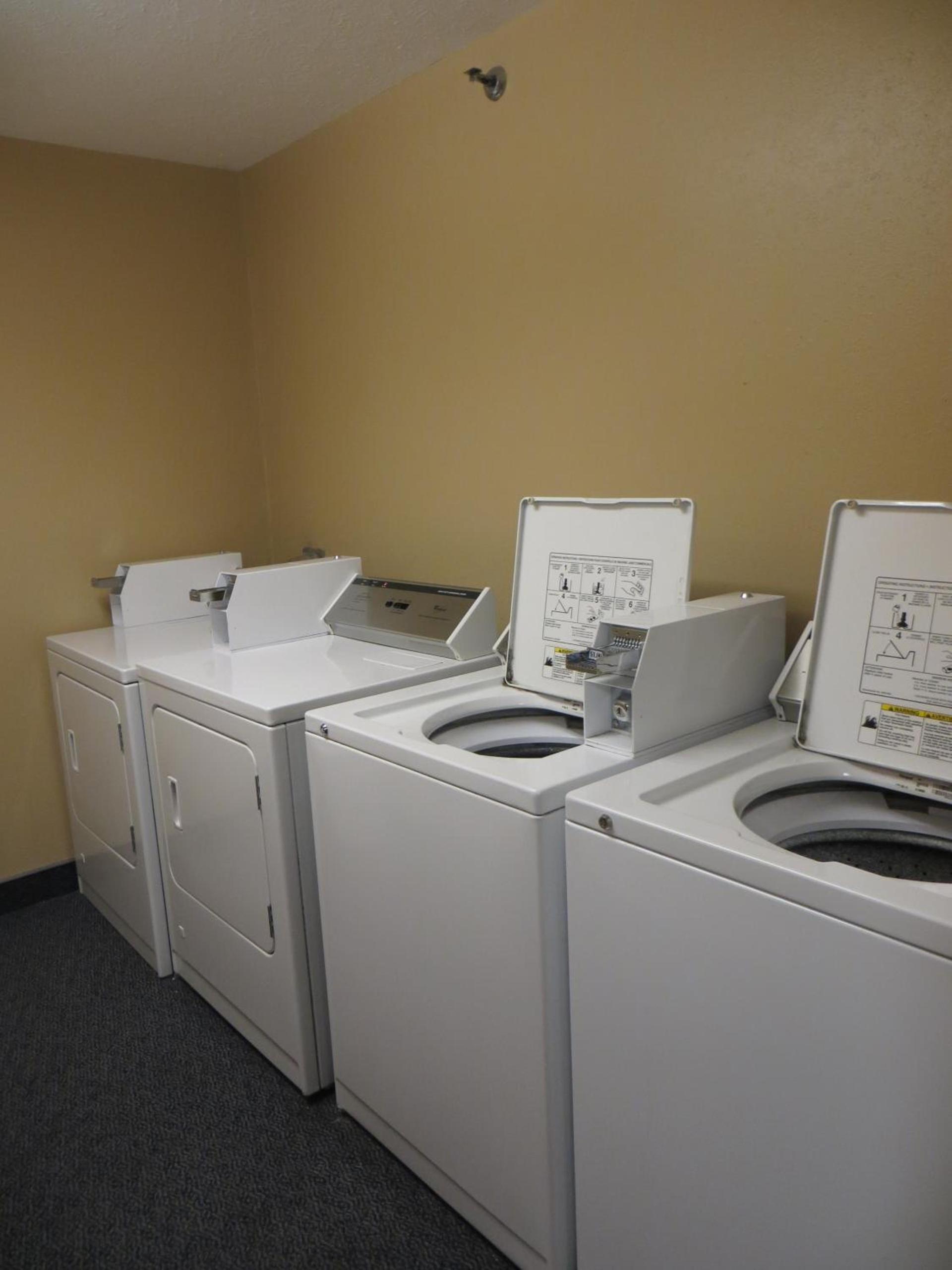 Ramada by Wyndham Springfield North photo 60