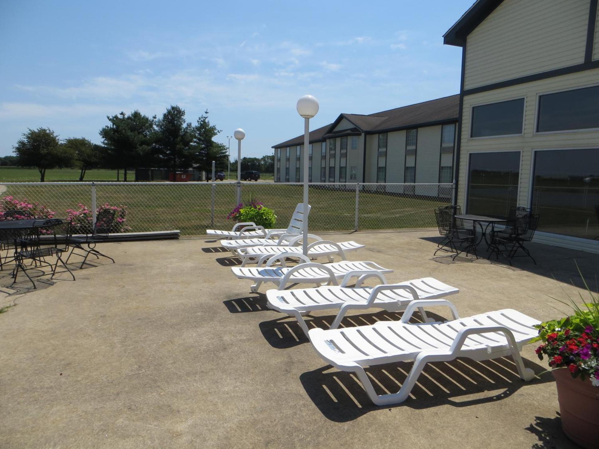 Ramada by Wyndham Springfield North photo 57