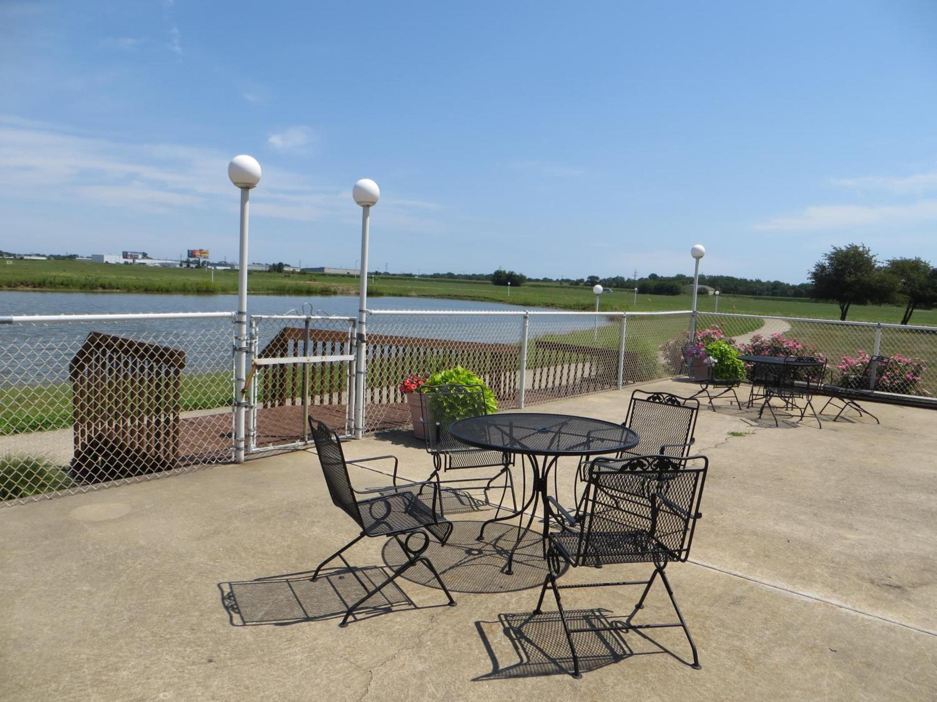 Ramada by Wyndham Springfield North photo 55