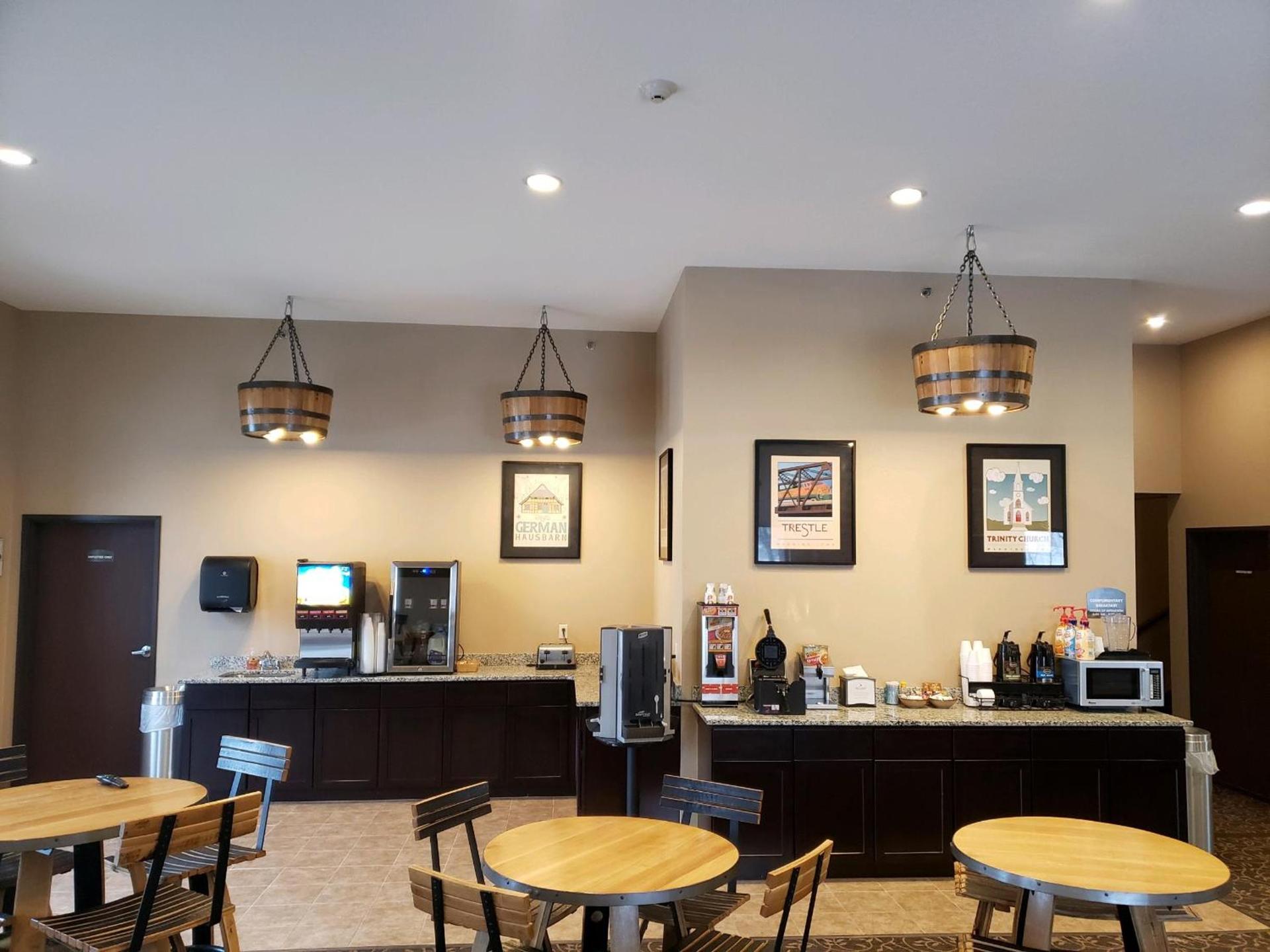 Cobblestone Inn & Suites - Manning photo 2