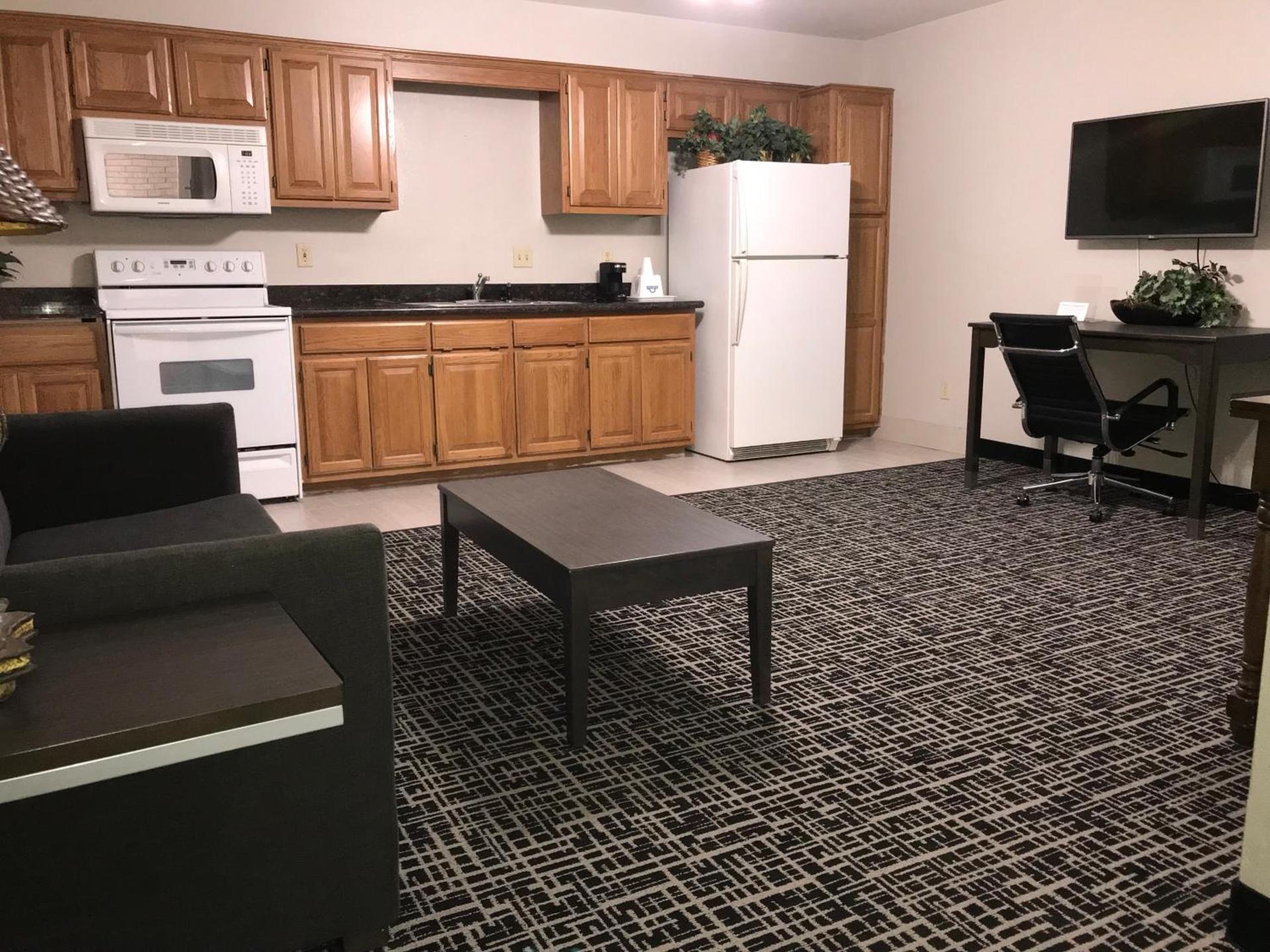 Days Inn by Wyndham Grove photo 29