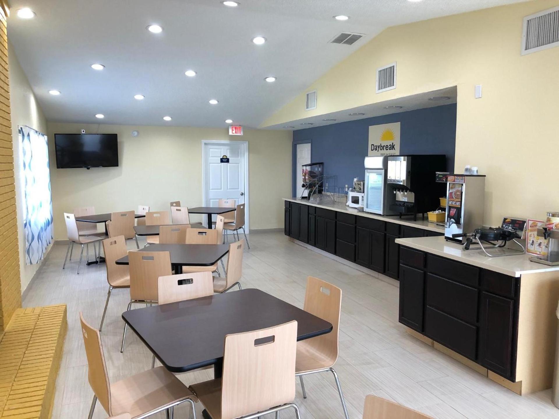 Days Inn by Wyndham King-Winston Salem Area photo 6