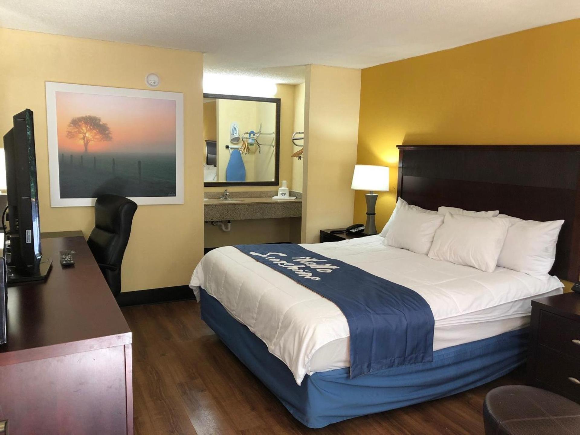 Days Inn by Wyndham King-Winston Salem Area photo 3
