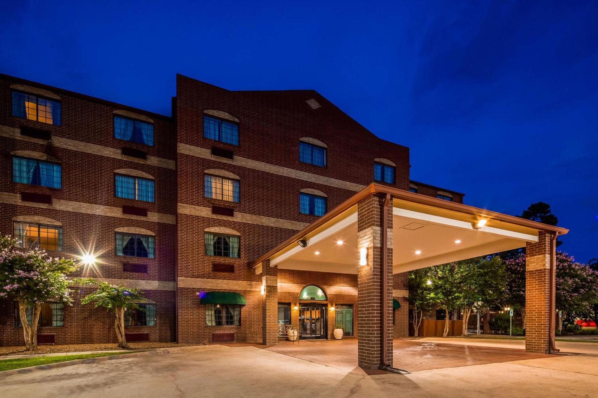 Best Western Plus The Woodlands — hotel in The Woodlands