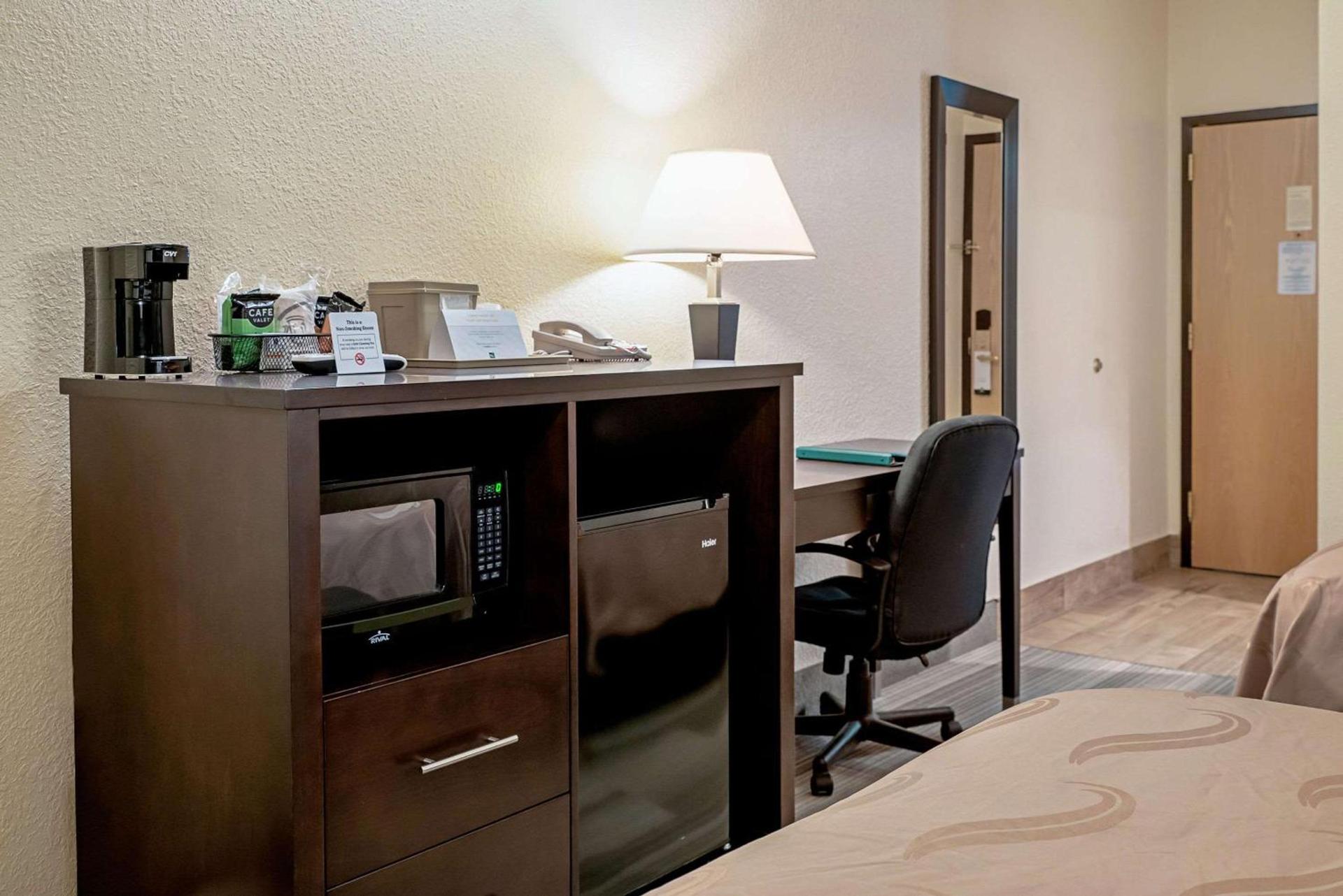 Quality Inn & Suites Robbinsville photo 11