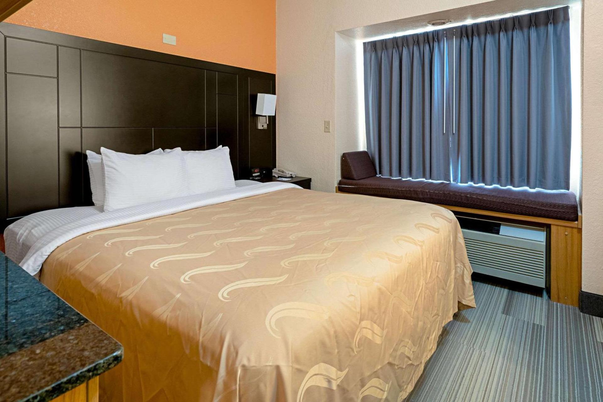 Quality Inn & Suites Robbinsville photo 18