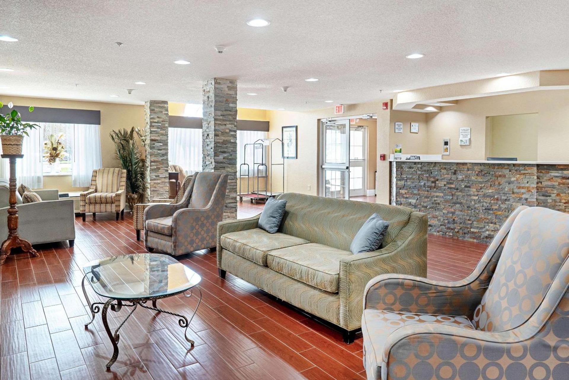 Quality Inn & Suites Robbinsville photo 5