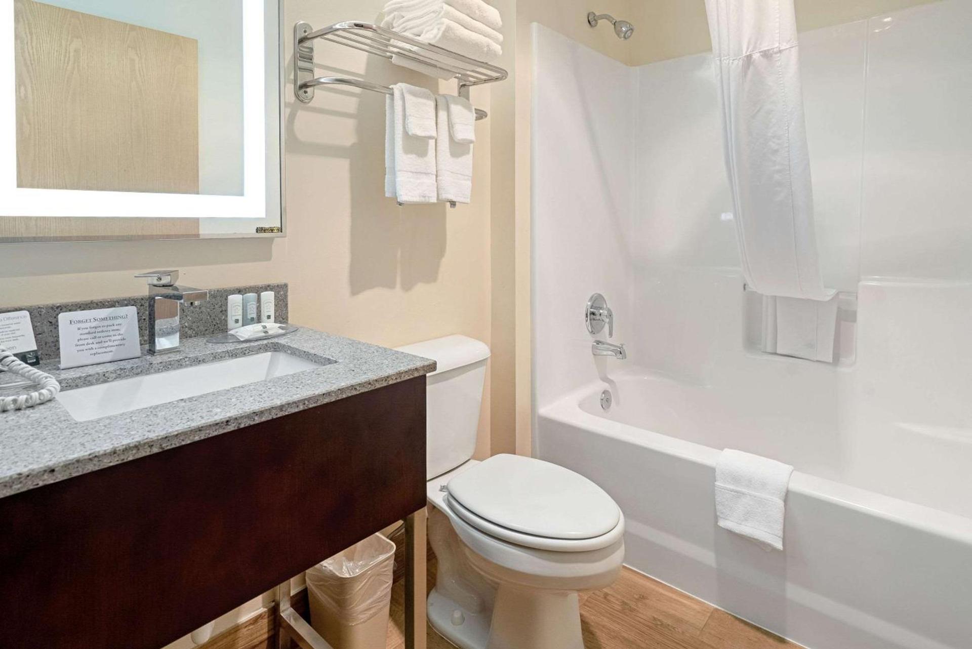 Quality Inn & Suites Robbinsville photo 14