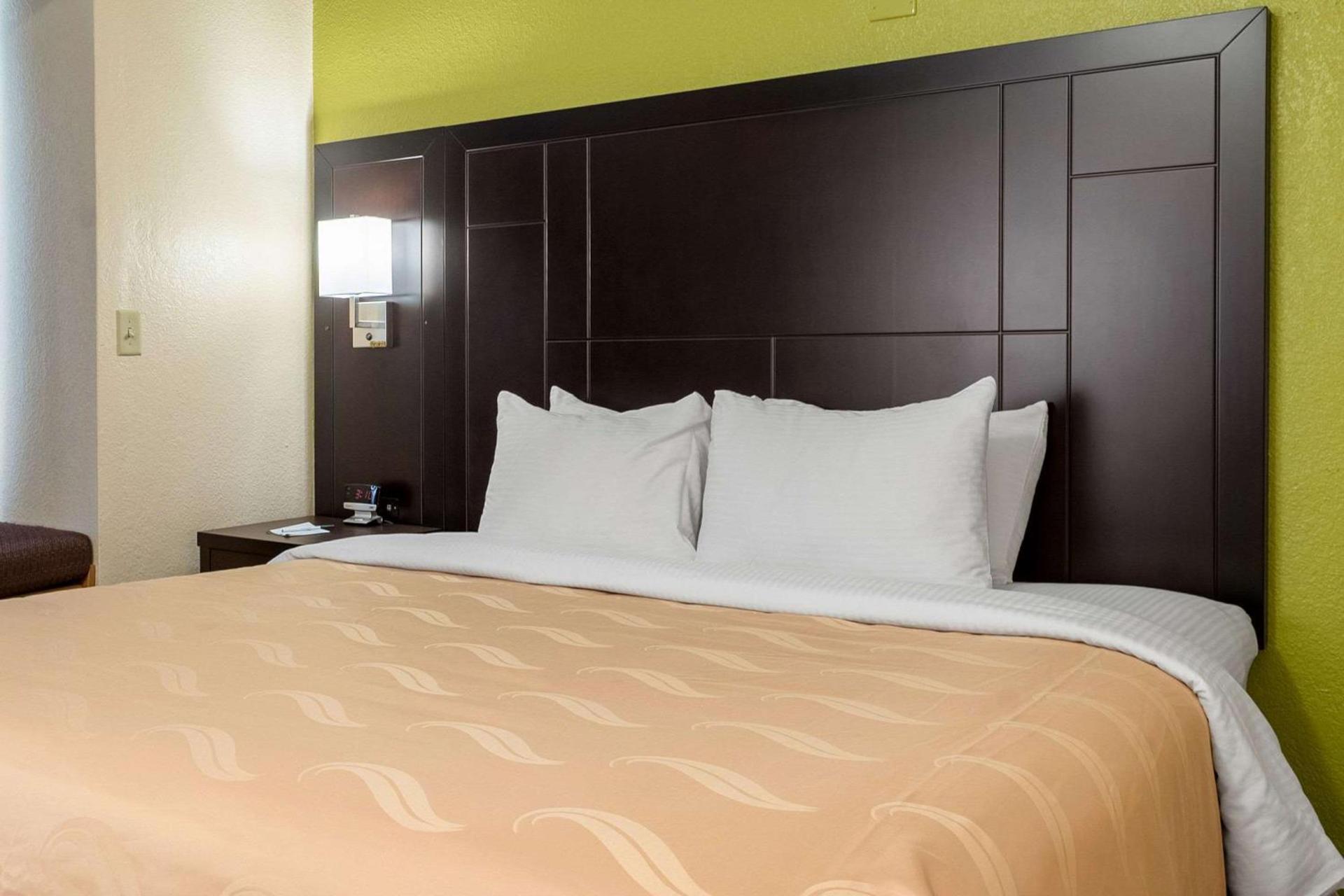 Quality Inn & Suites Robbinsville photo 8