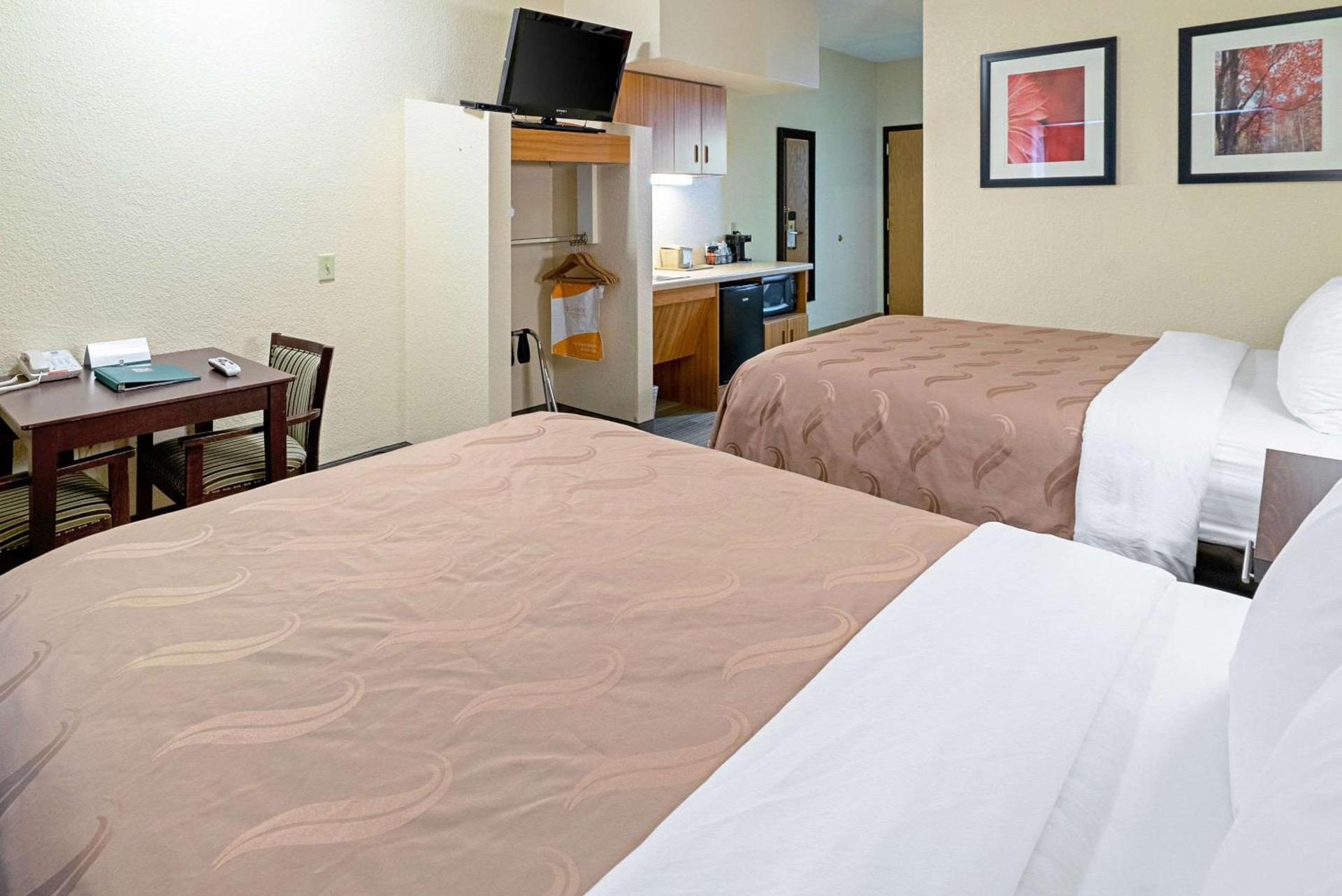 Quality Inn & Suites Robbinsville photo 23