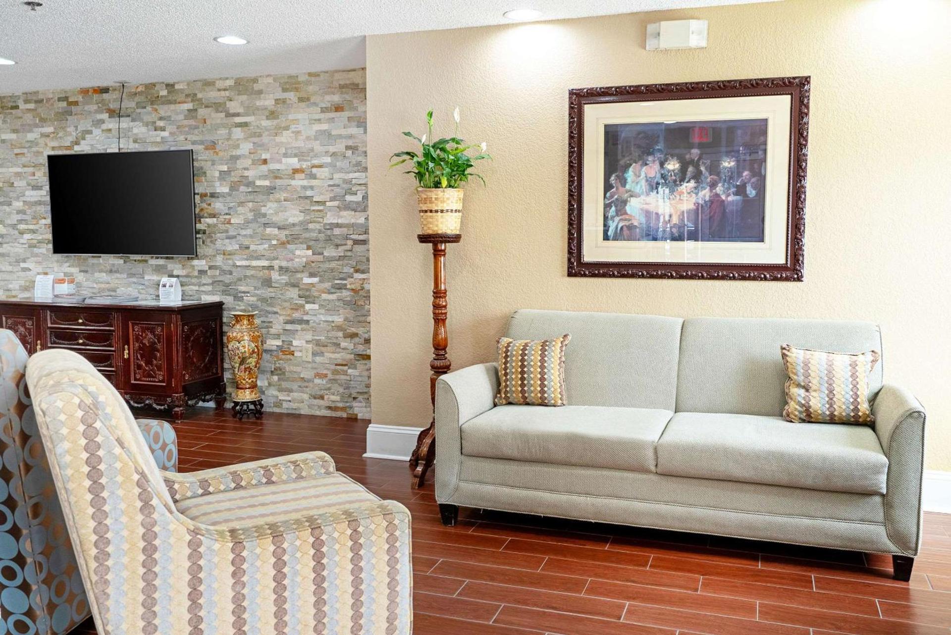 Quality Inn & Suites Robbinsville photo 4