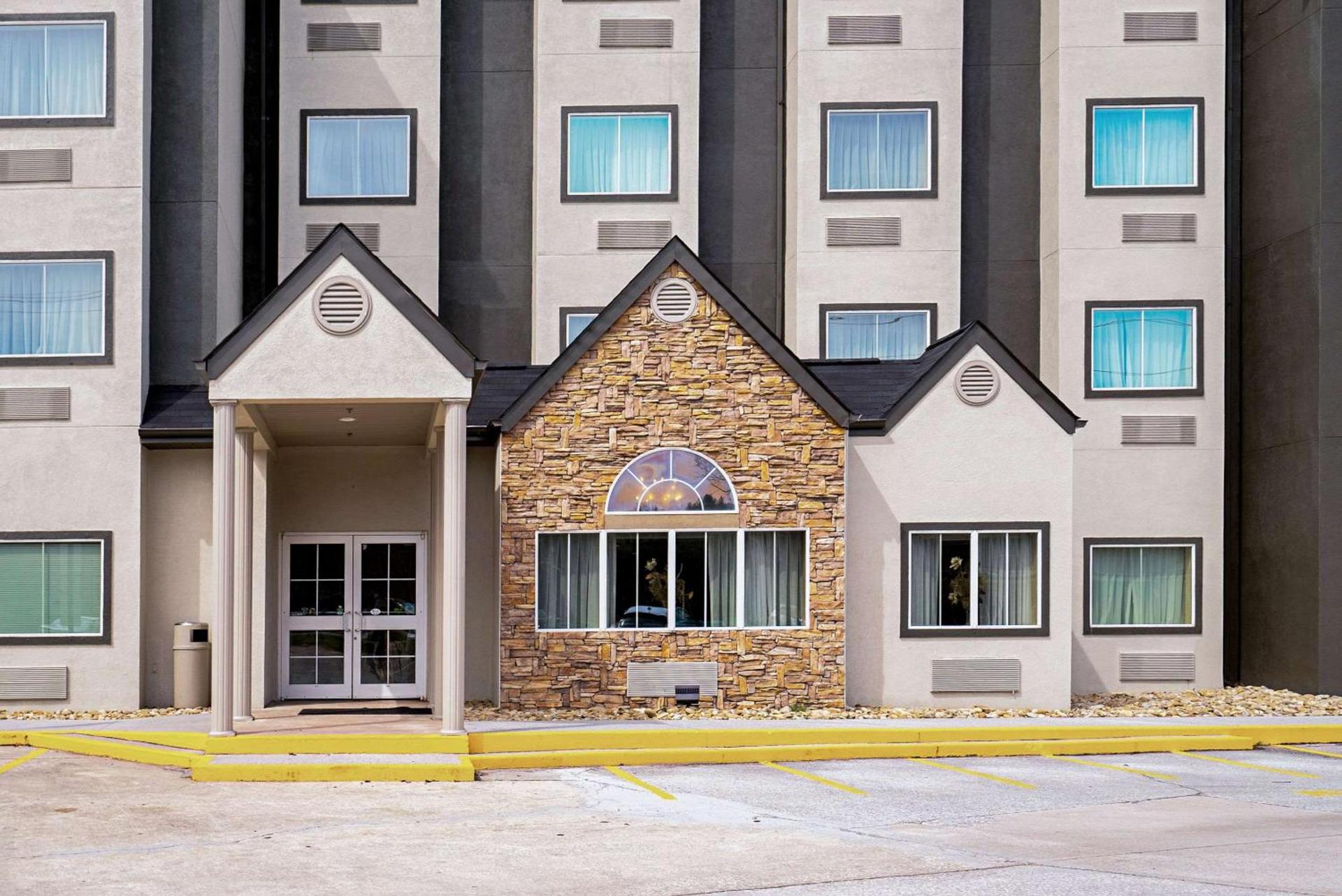 Quality Inn & Suites Robbinsville photo 2