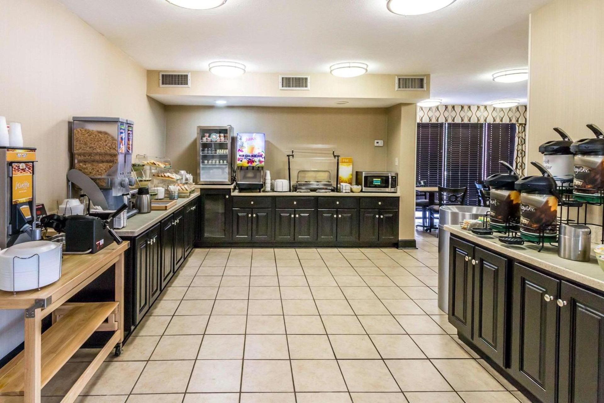 Quality Inn Savannah I-95 photo 16