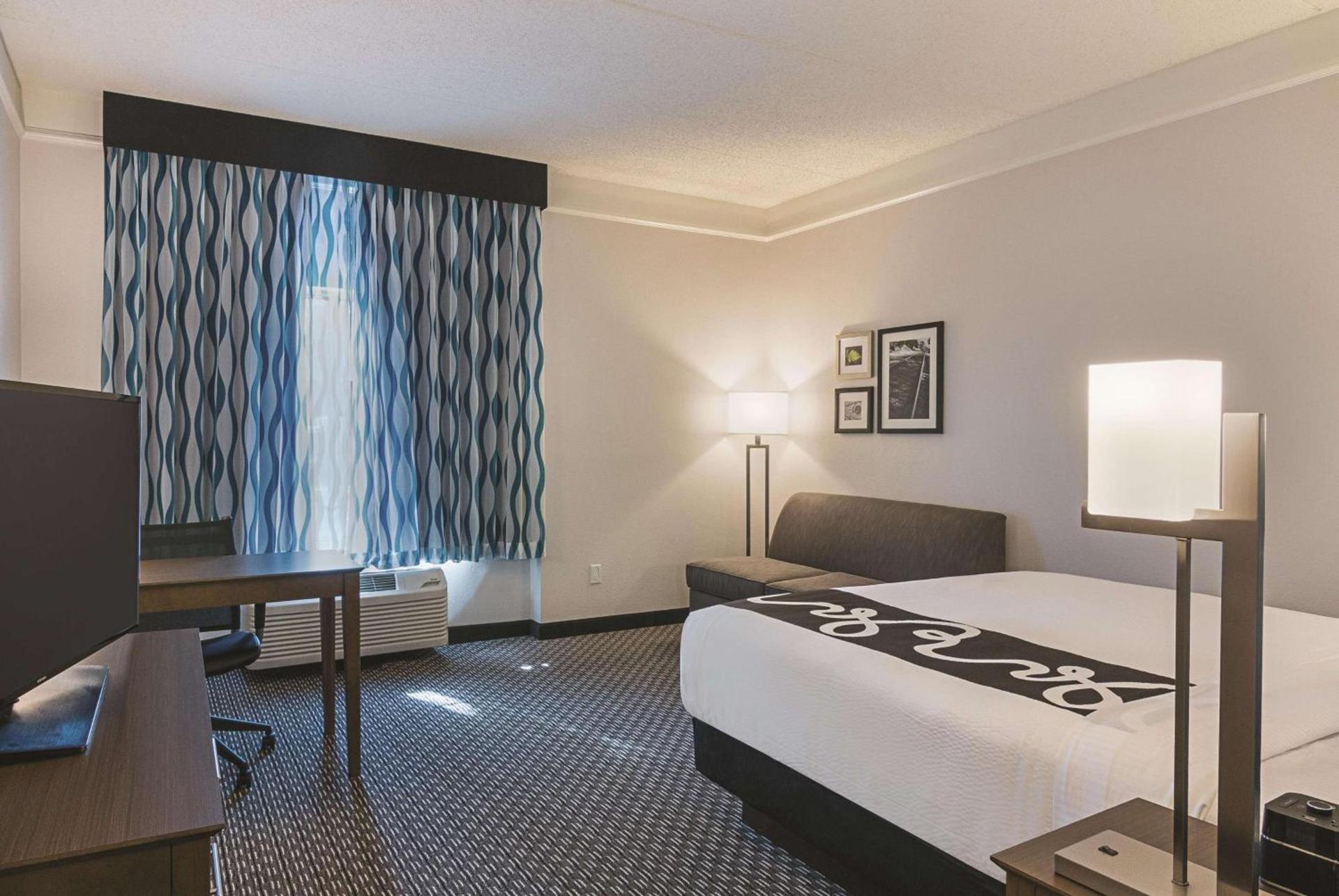 La Quinta by Wyndham Orlando UCF photo 20