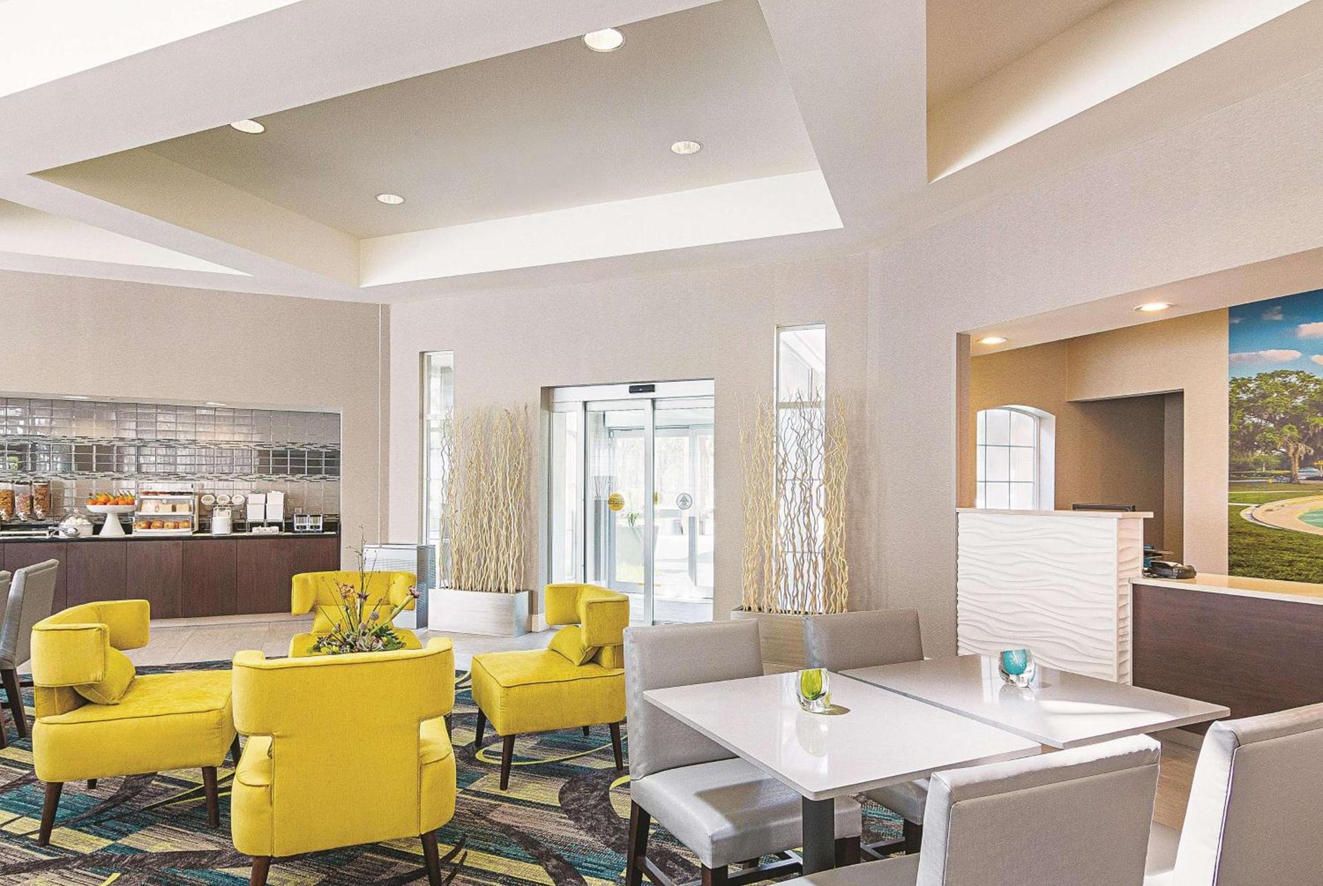 La Quinta by Wyndham Orlando UCF photo 37