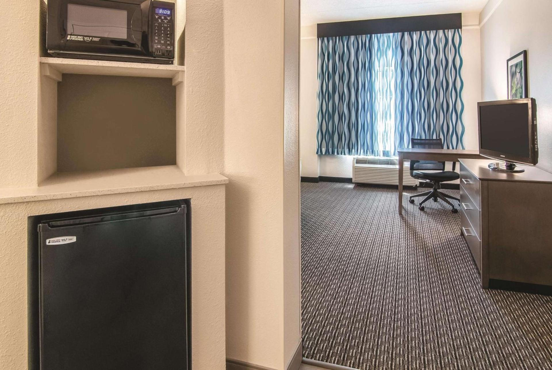 La Quinta by Wyndham Orlando UCF photo 13