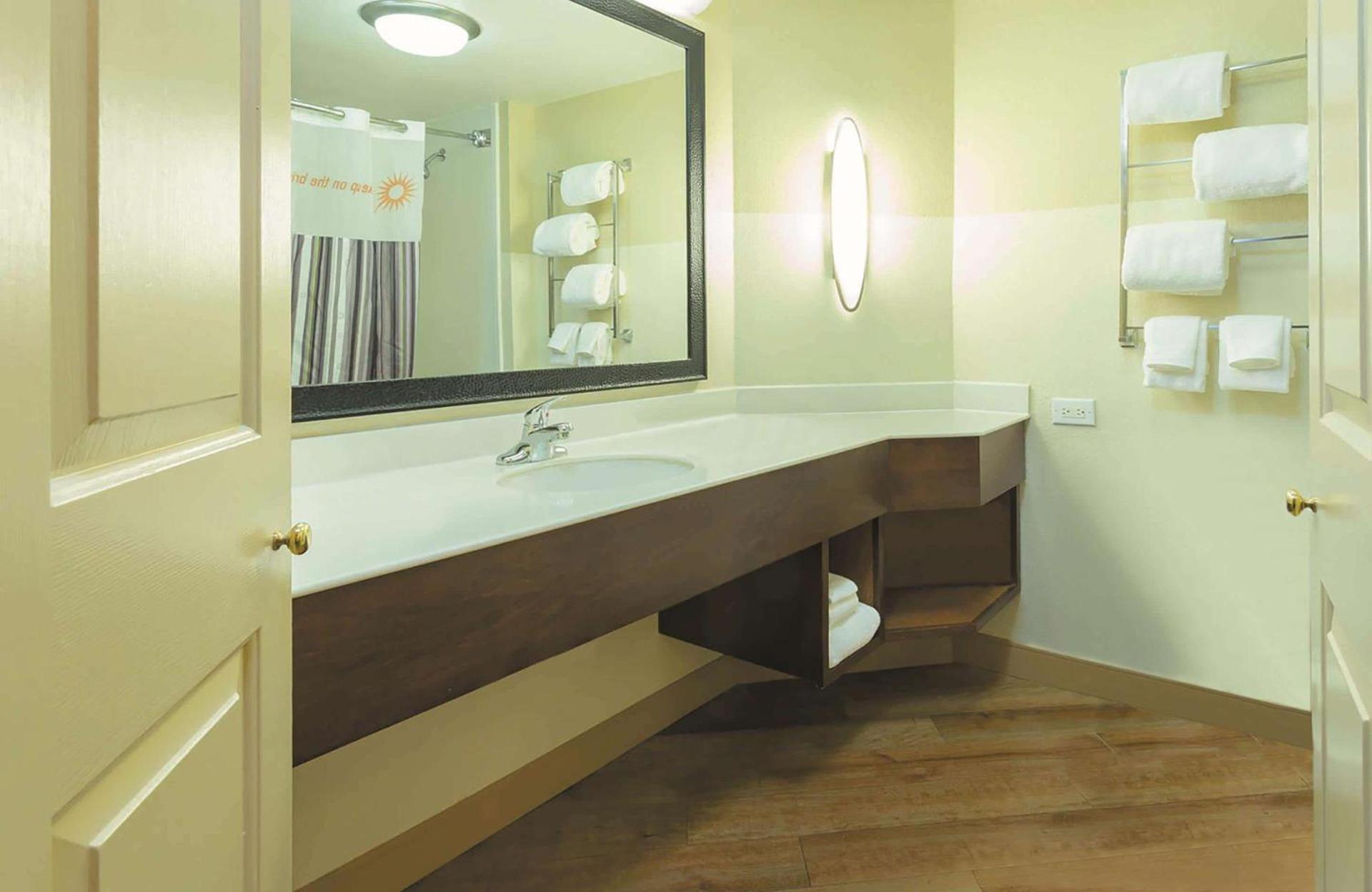 La Quinta by Wyndham Raleigh/Durham Southpoint photo 13