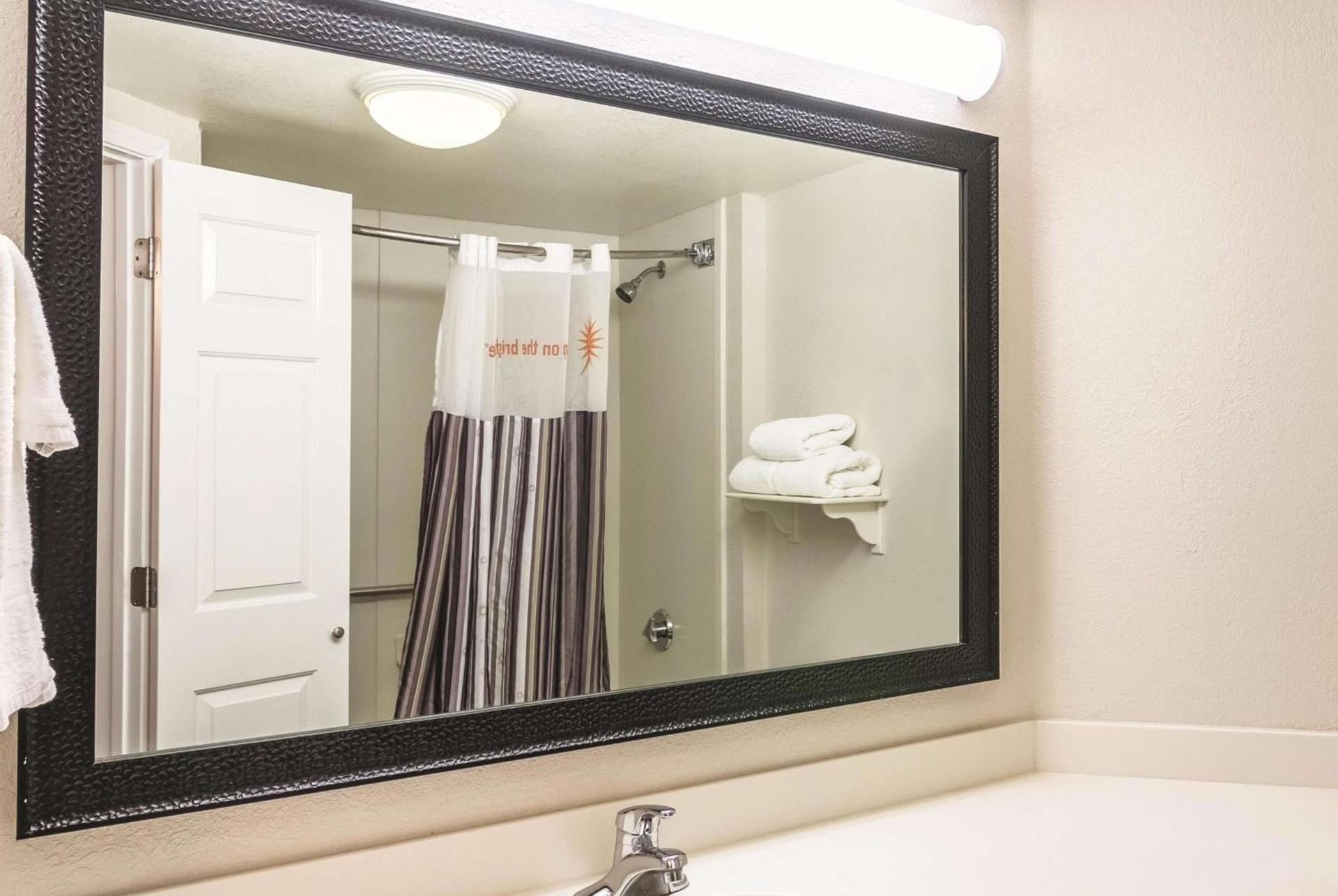 La Quinta by Wyndham Orlando Airport - On Property Food Trucks & Free Airport Shuttle! photo 37