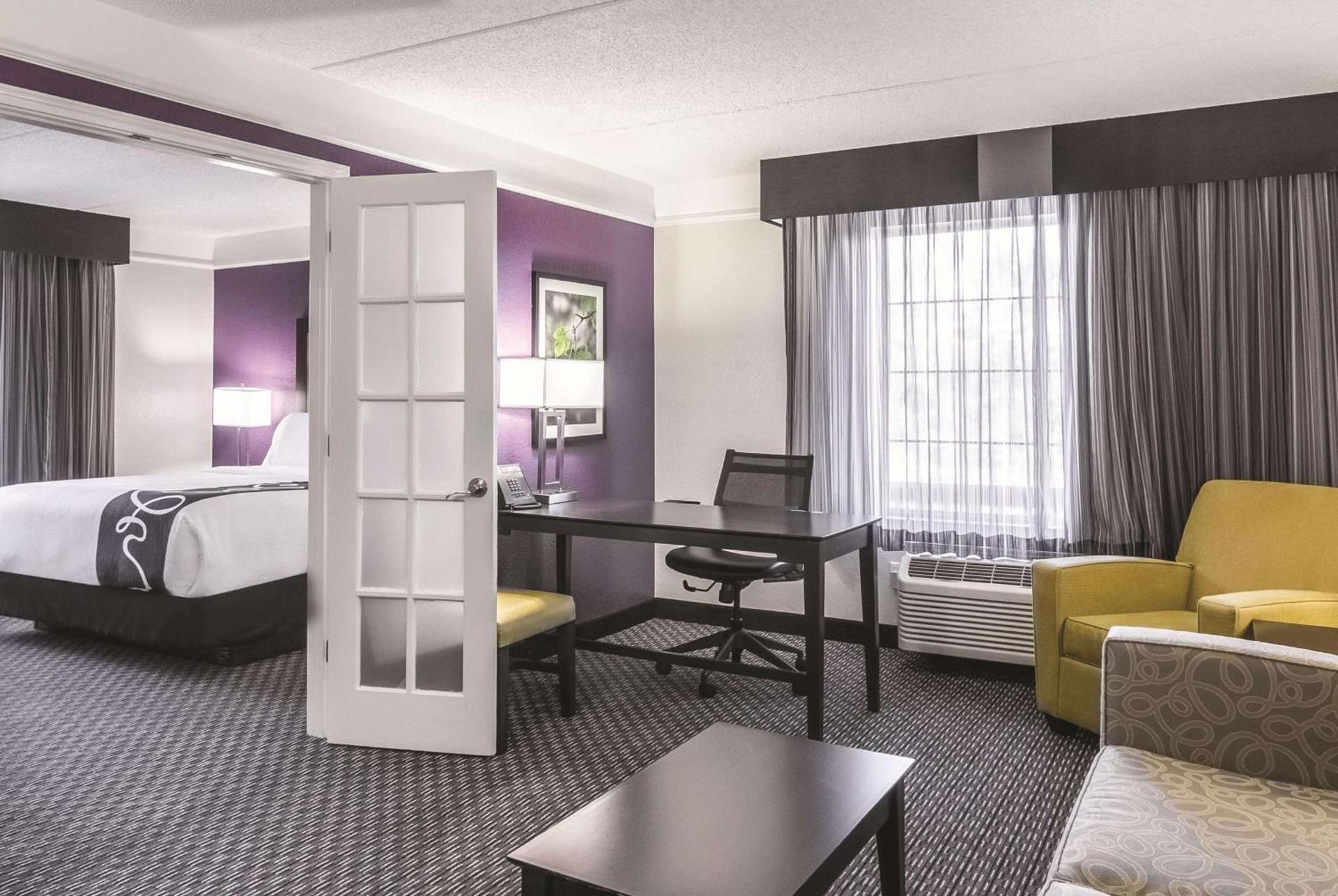 La Quinta by Wyndham Orlando Airport - On Property Food Trucks & Free Airport Shuttle! photo 31