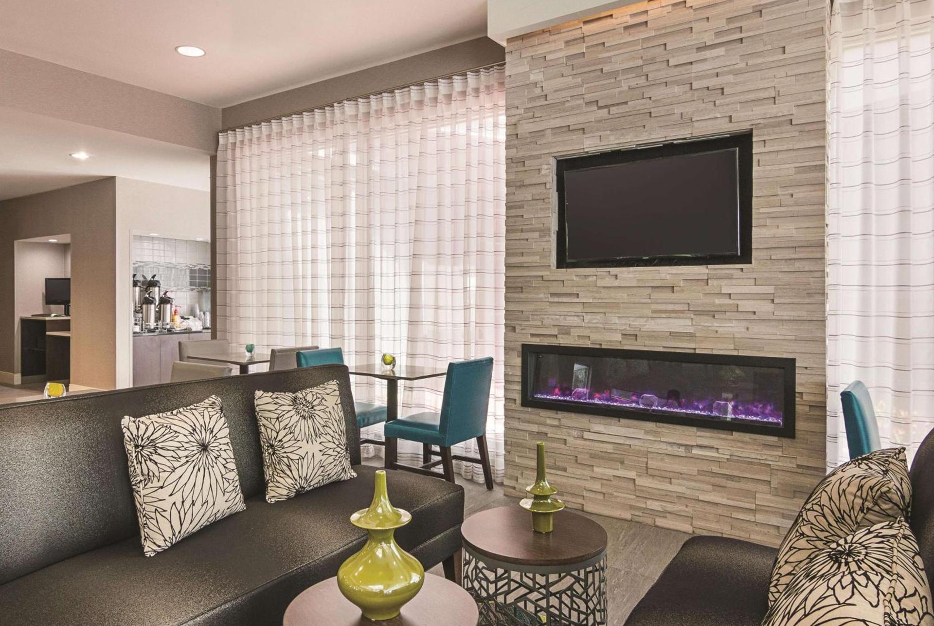 La Quinta by Wyndham Orlando UCF photo 5