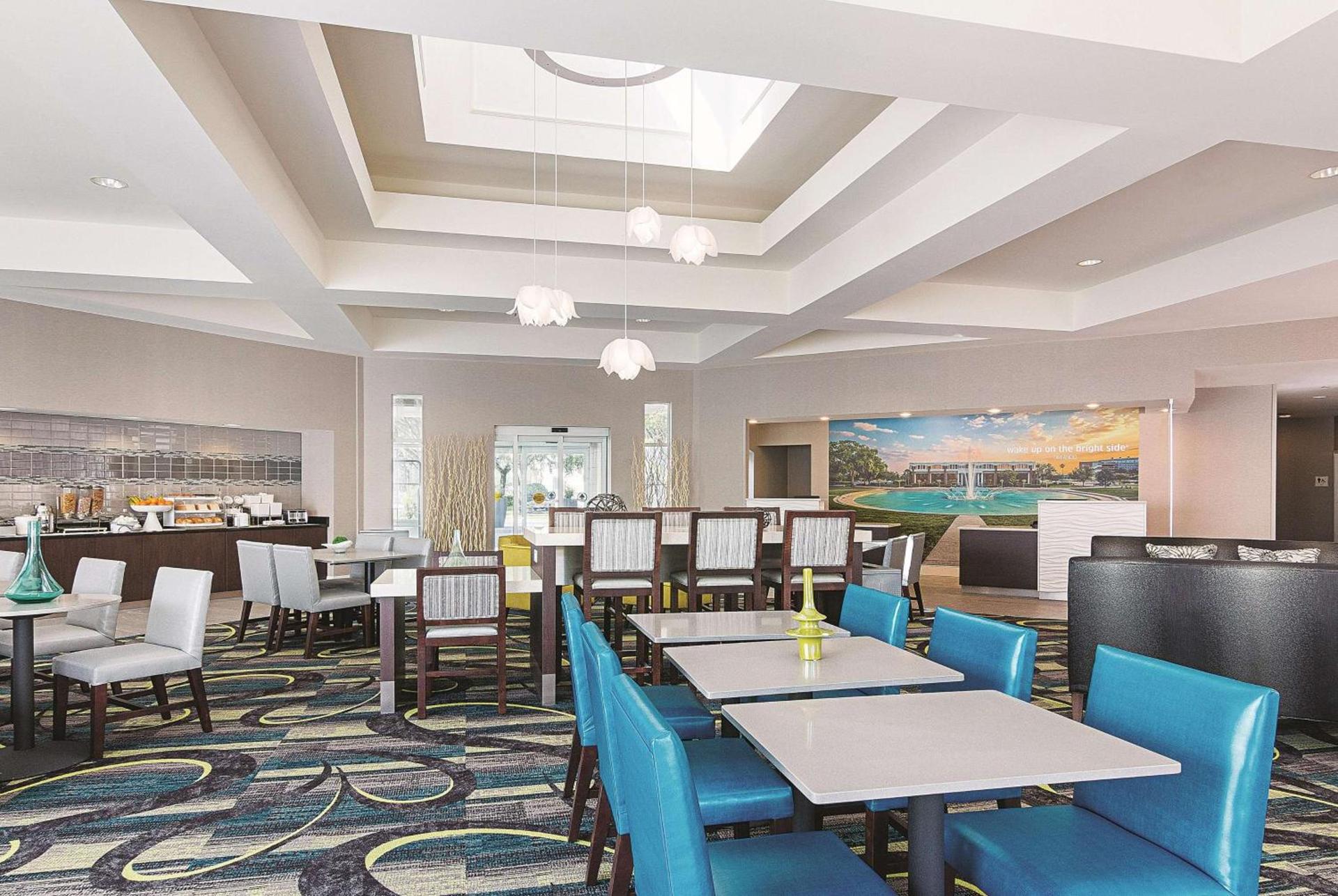 La Quinta by Wyndham Orlando UCF photo 40
