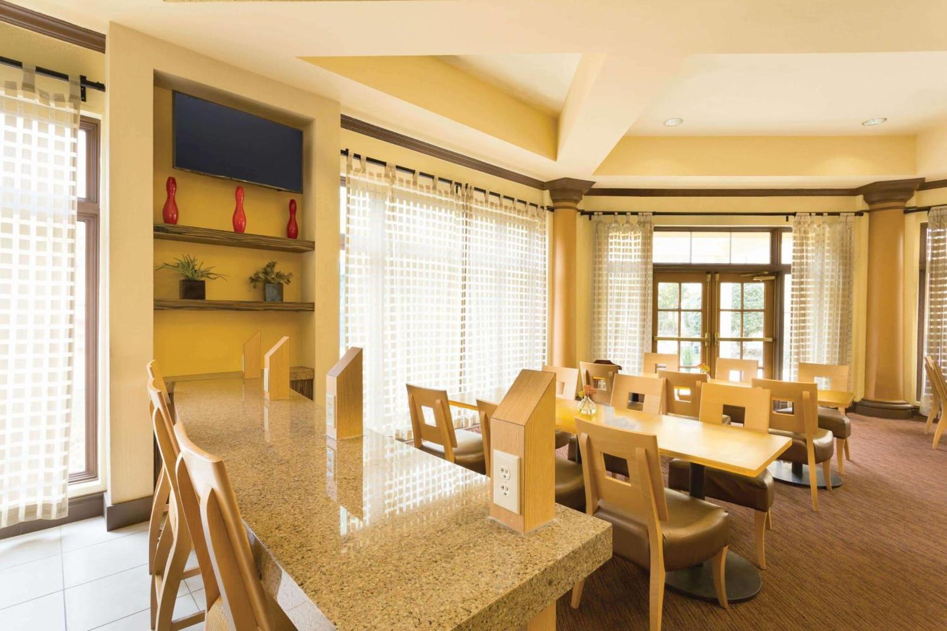 La Quinta by Wyndham Raleigh/Durham Southpoint photo 39